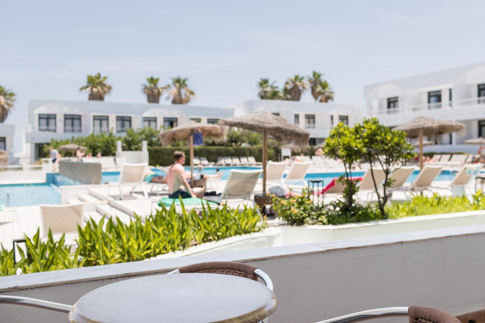Apartment Pool View