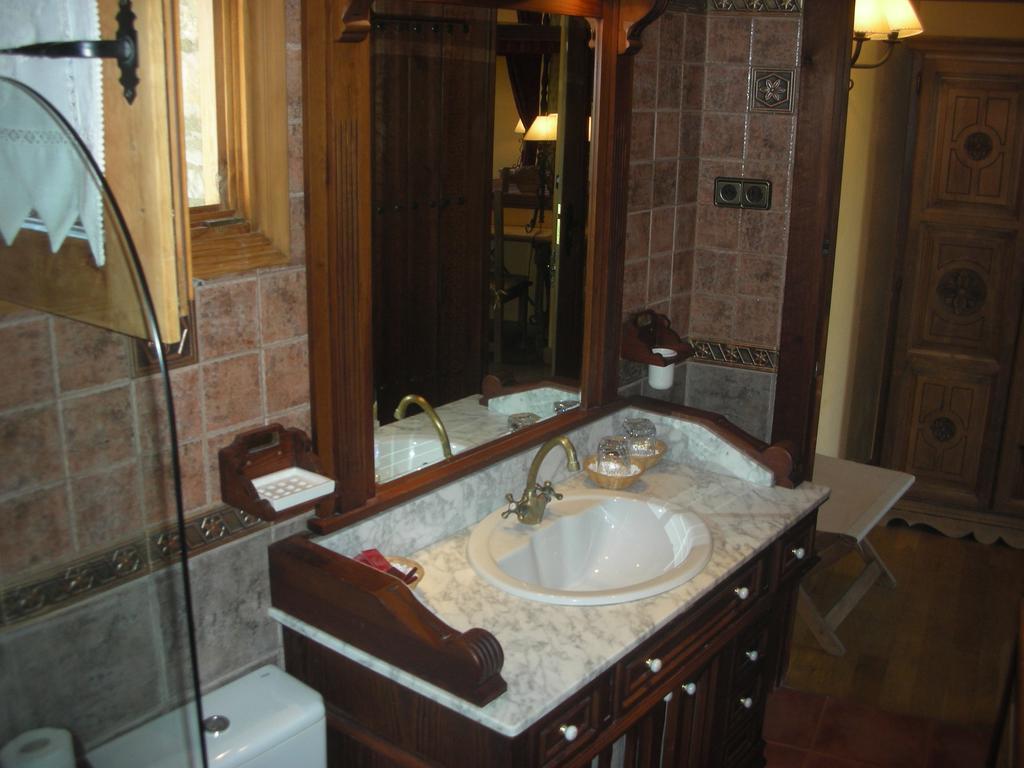 Double Room Four Poster Bed