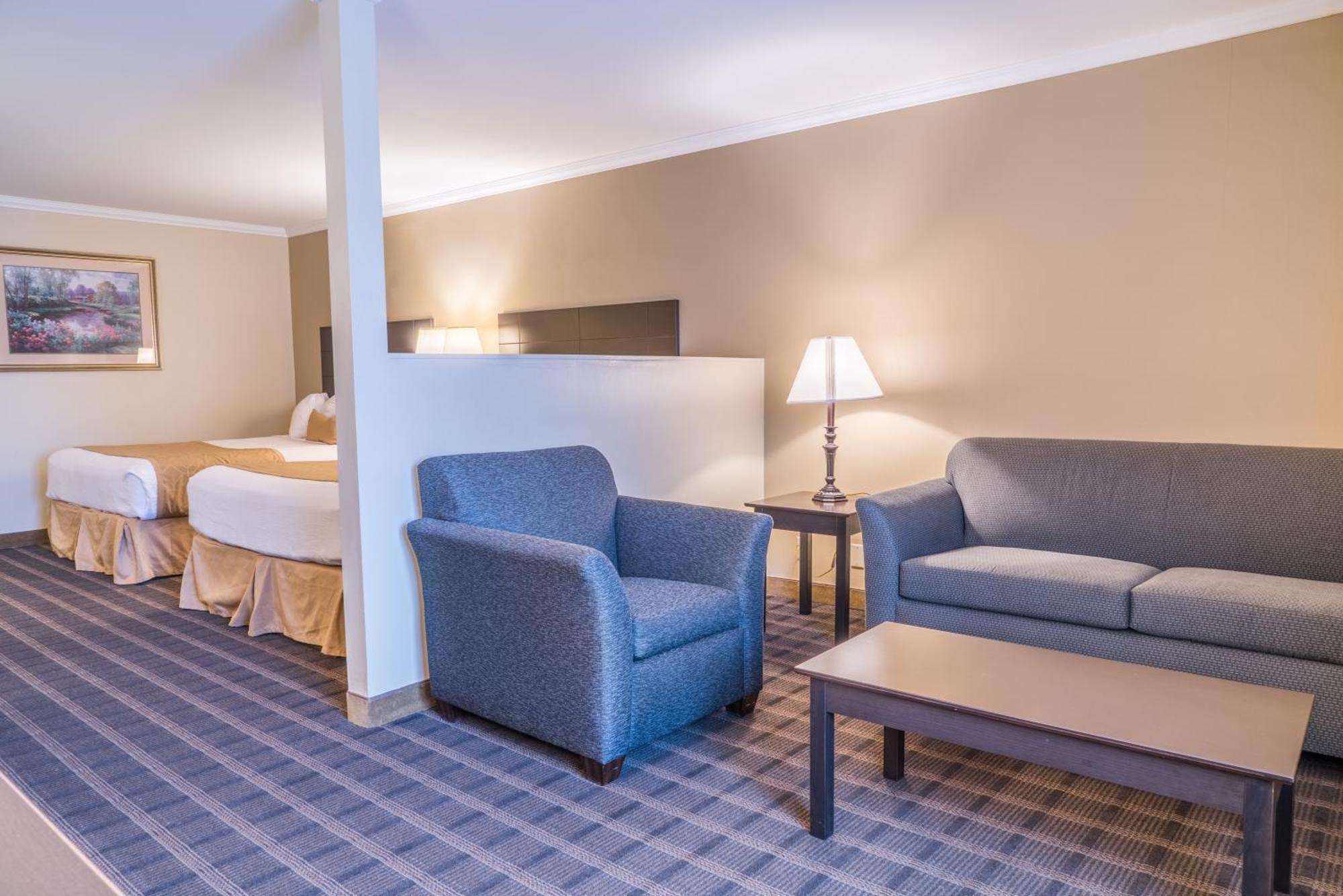 Queen Suite with Sofa Bed - Non-Smoking