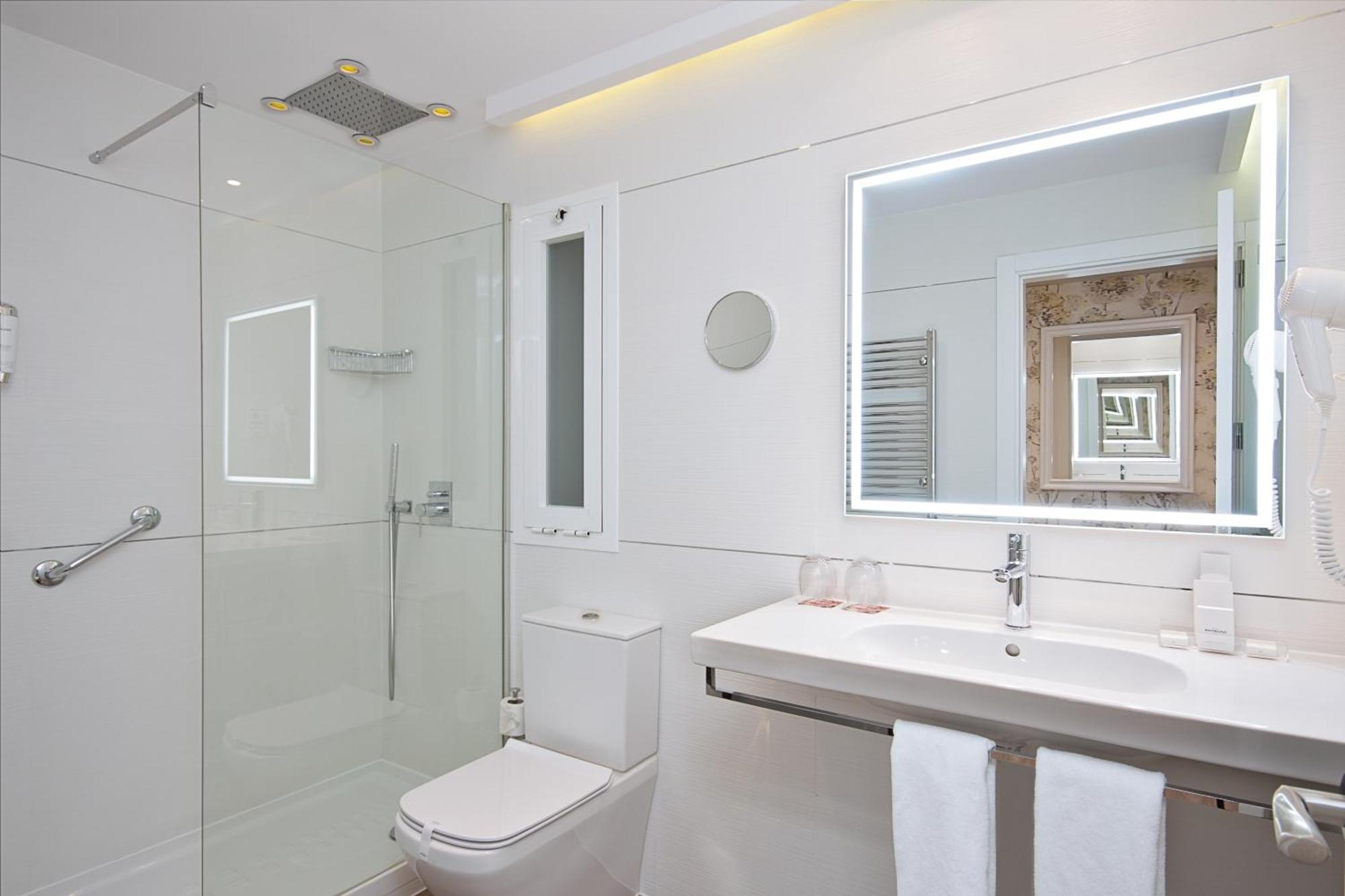 Economy Double or Twin Room Check 1800