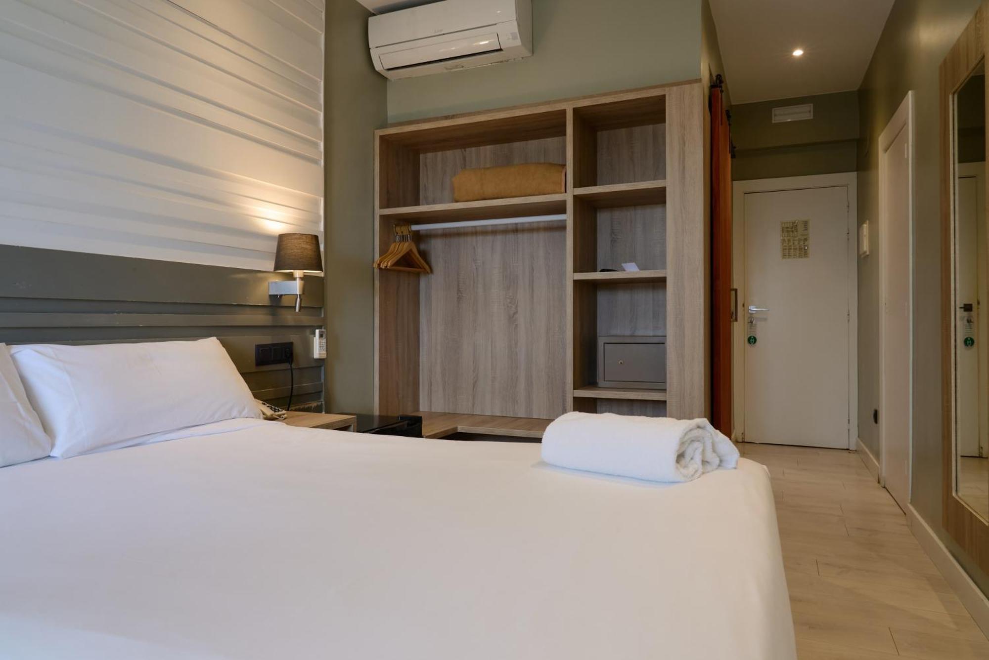 Double Room No View