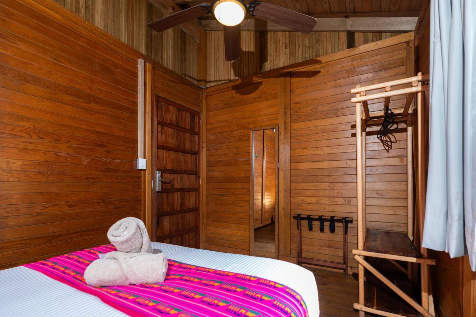 Chambre Privée Compacte - Salle de Bains Commune