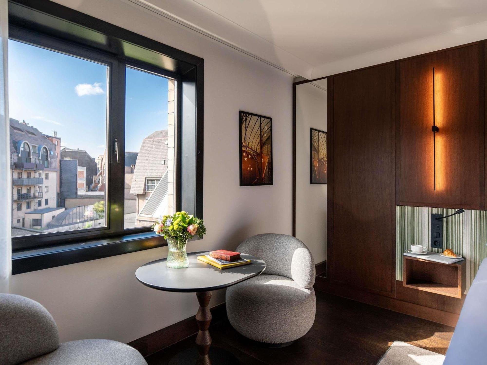 Habitación doble deluxe con cama grande y vistas al jardín