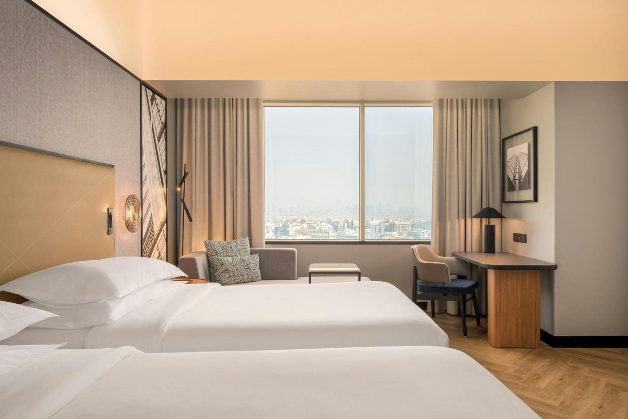 Club Twin Room Skyline view Club lounge Access including Evening Cocktail hours & Soft Refreshments & Canapes,1499171506:JPEG