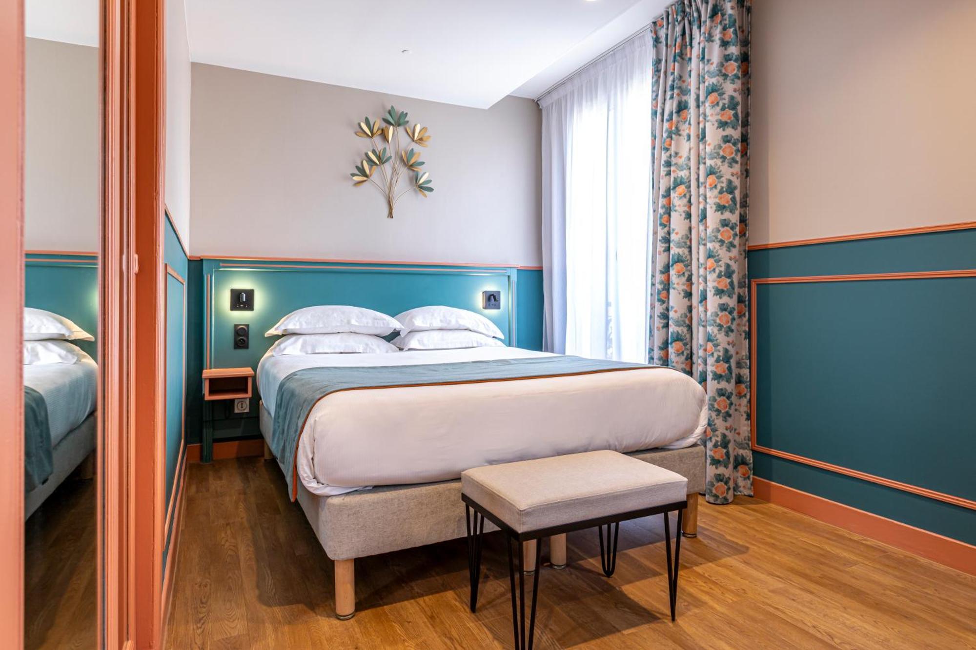 Classic Queen Room Garden View