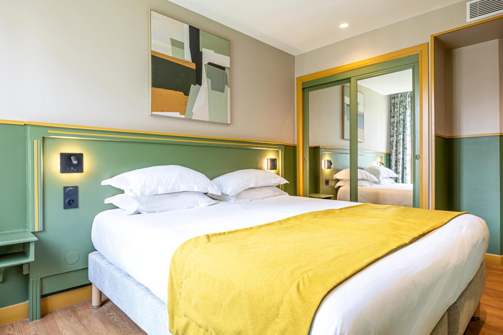 Superior King Room
