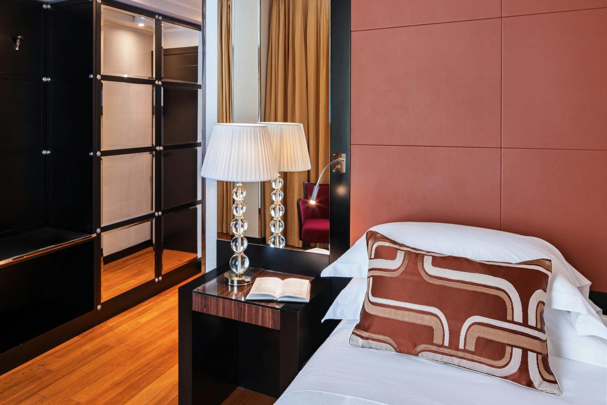 Grand Deluxe