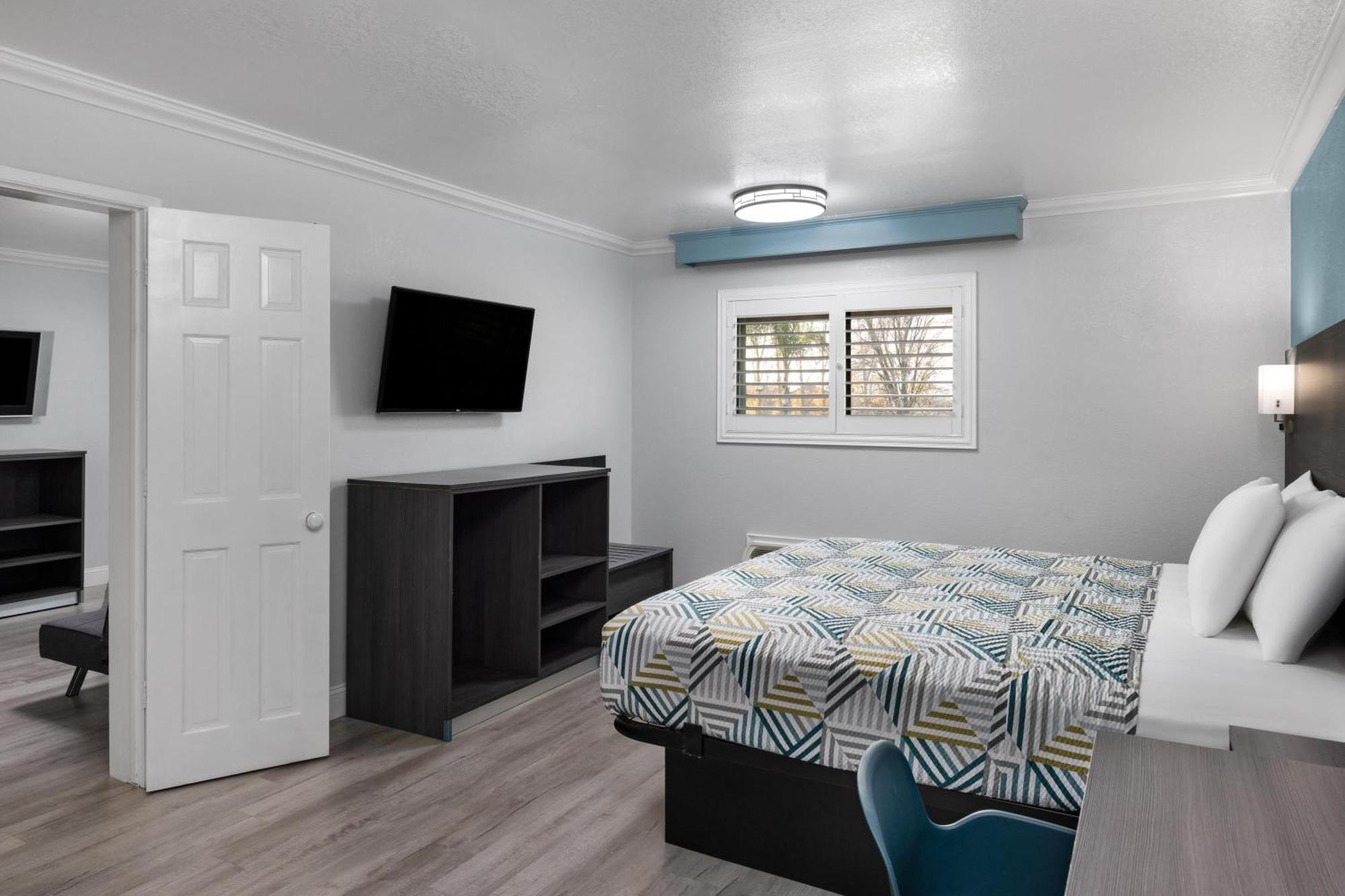 King Room - Disability Access/Non-Smoking