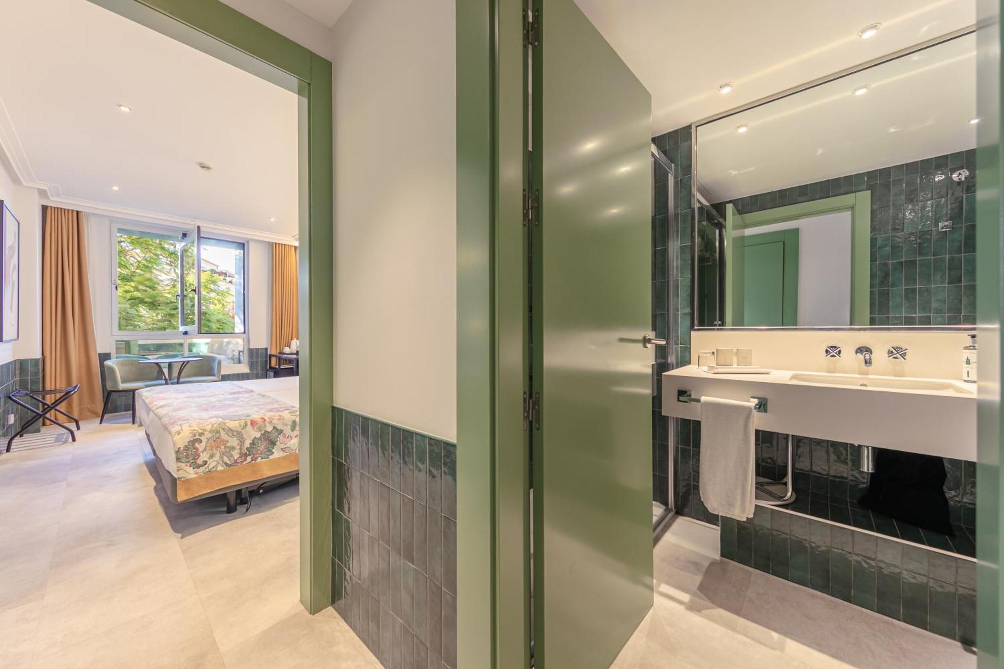 Double or Twin Room with Extra Bed,1739363642:JPEG