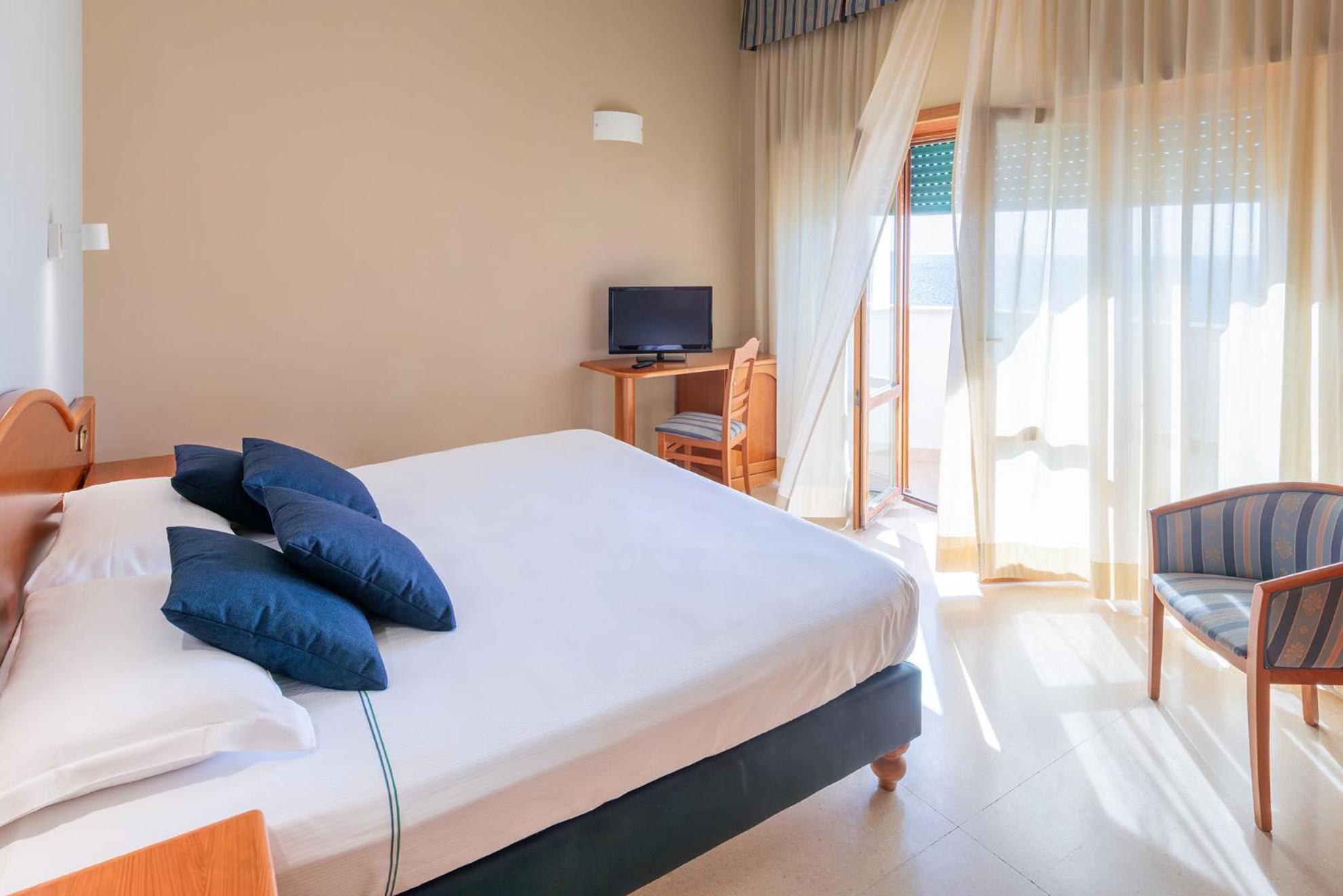 Deluxe Double or Twin Room with Balcony and Sea View,1739369344:JPEG