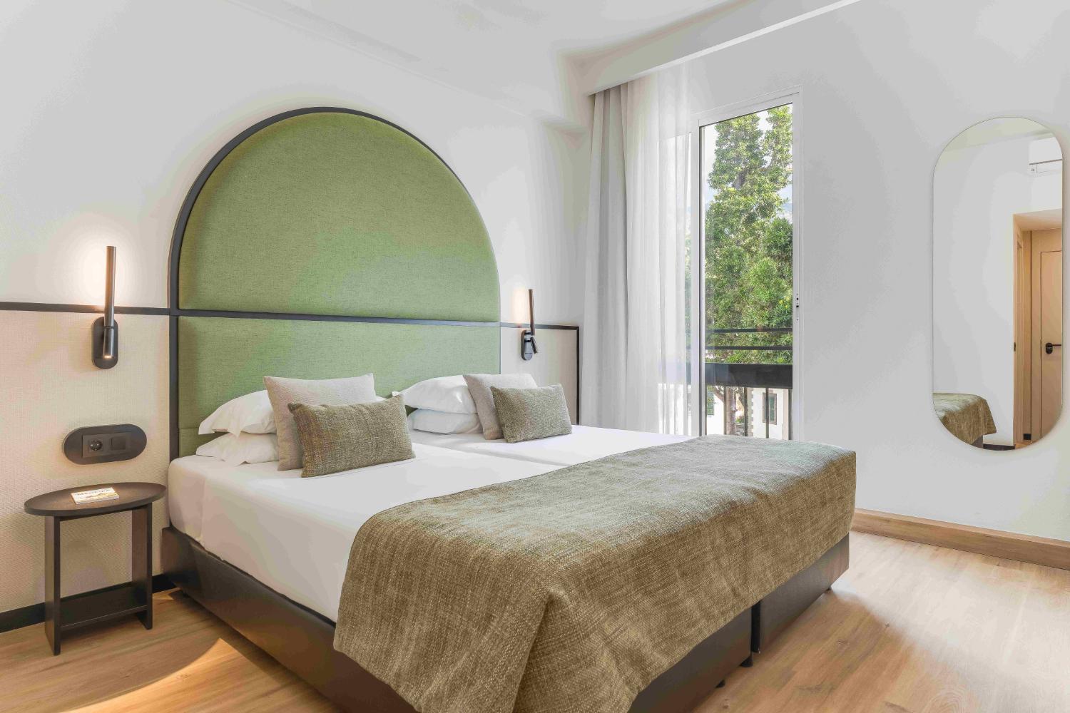 Quarto com 2 Camas de Solteiro