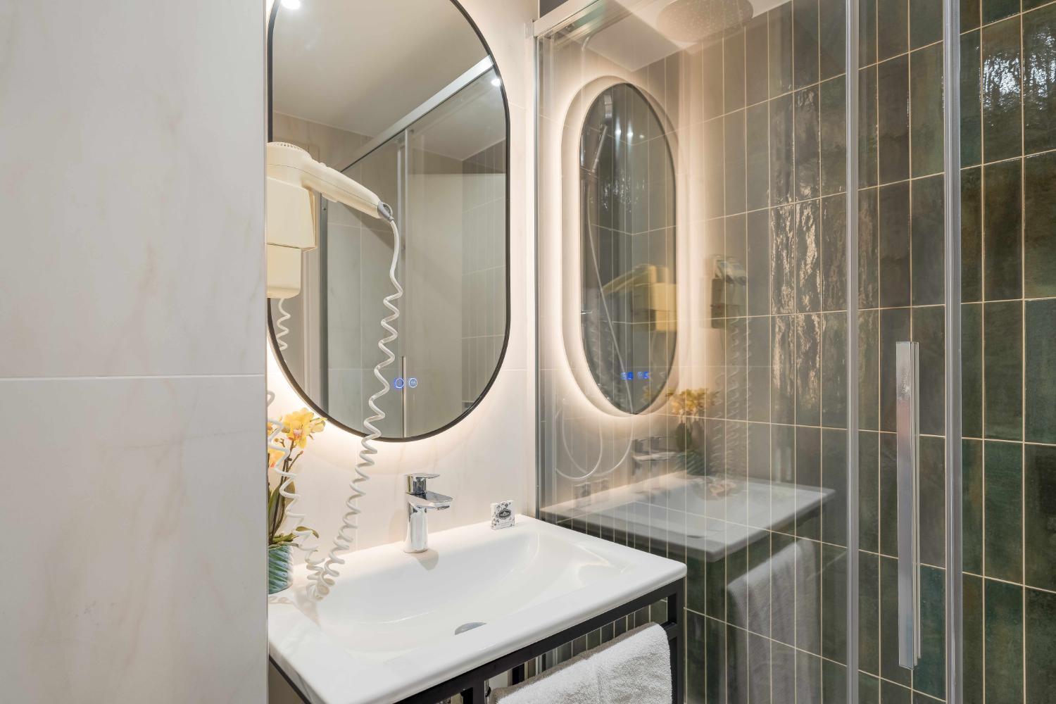 Quarto com 2 Camas de Solteiro e Varanda