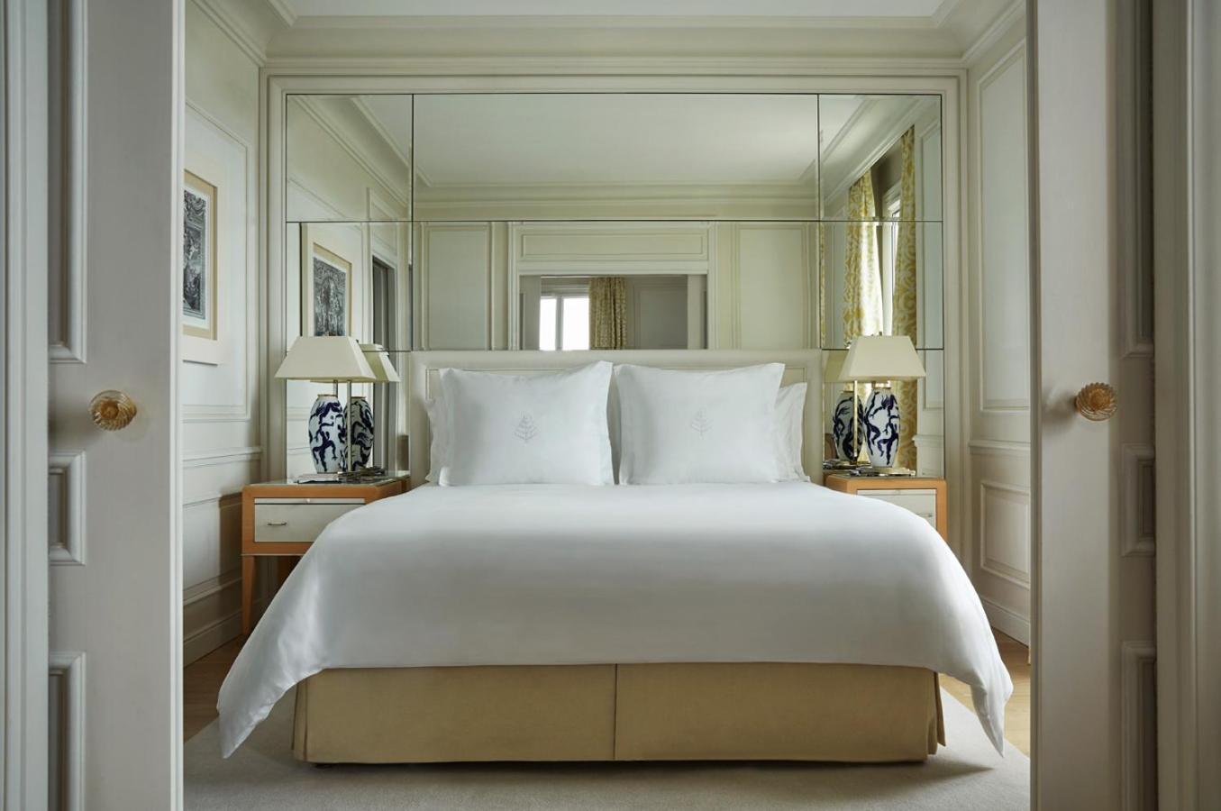 Palace Sea-View Suite