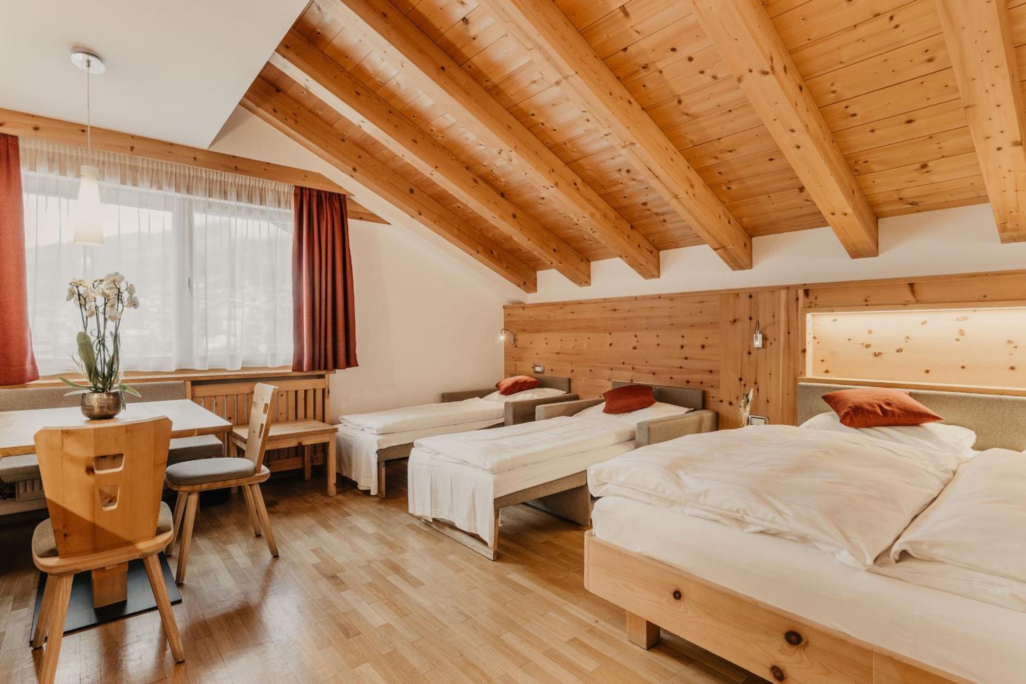 Large Double or Twin Room,1742784448:JPEG