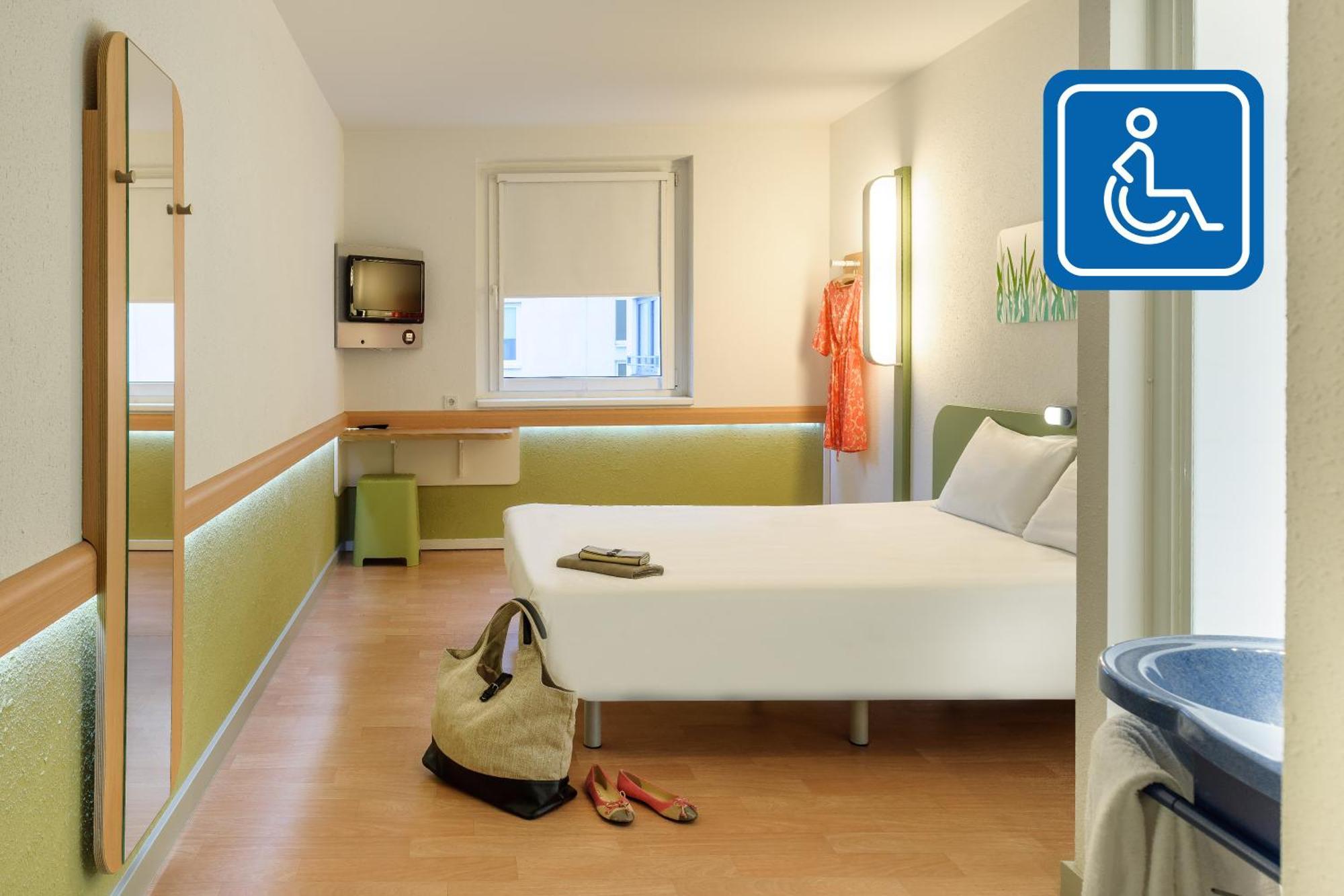 Standard Double Room Mobility Accessible