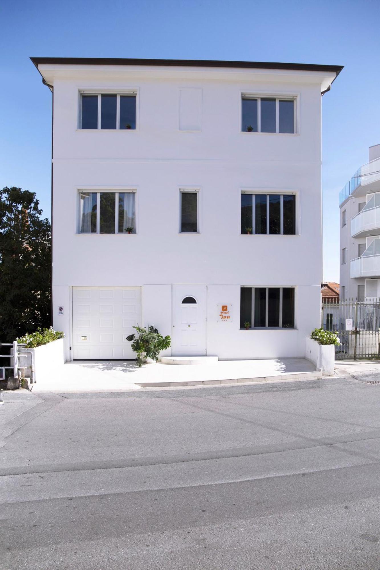 Double or Twin Room Partial Sea View Annex