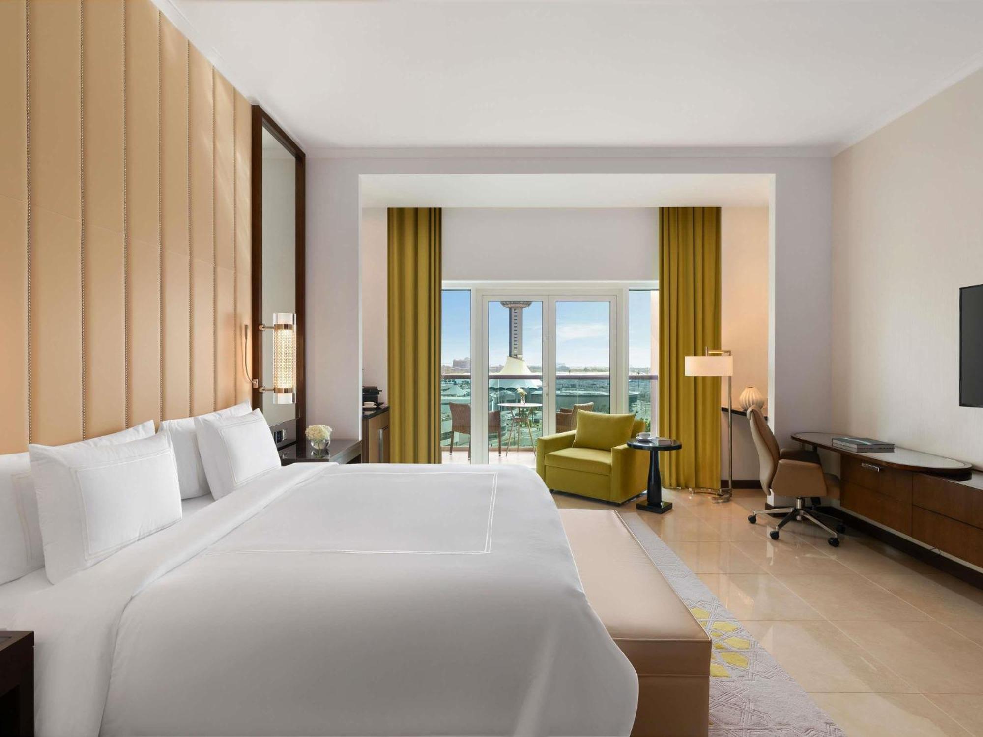 Habitación Premium con vistas a Corniche y balcón