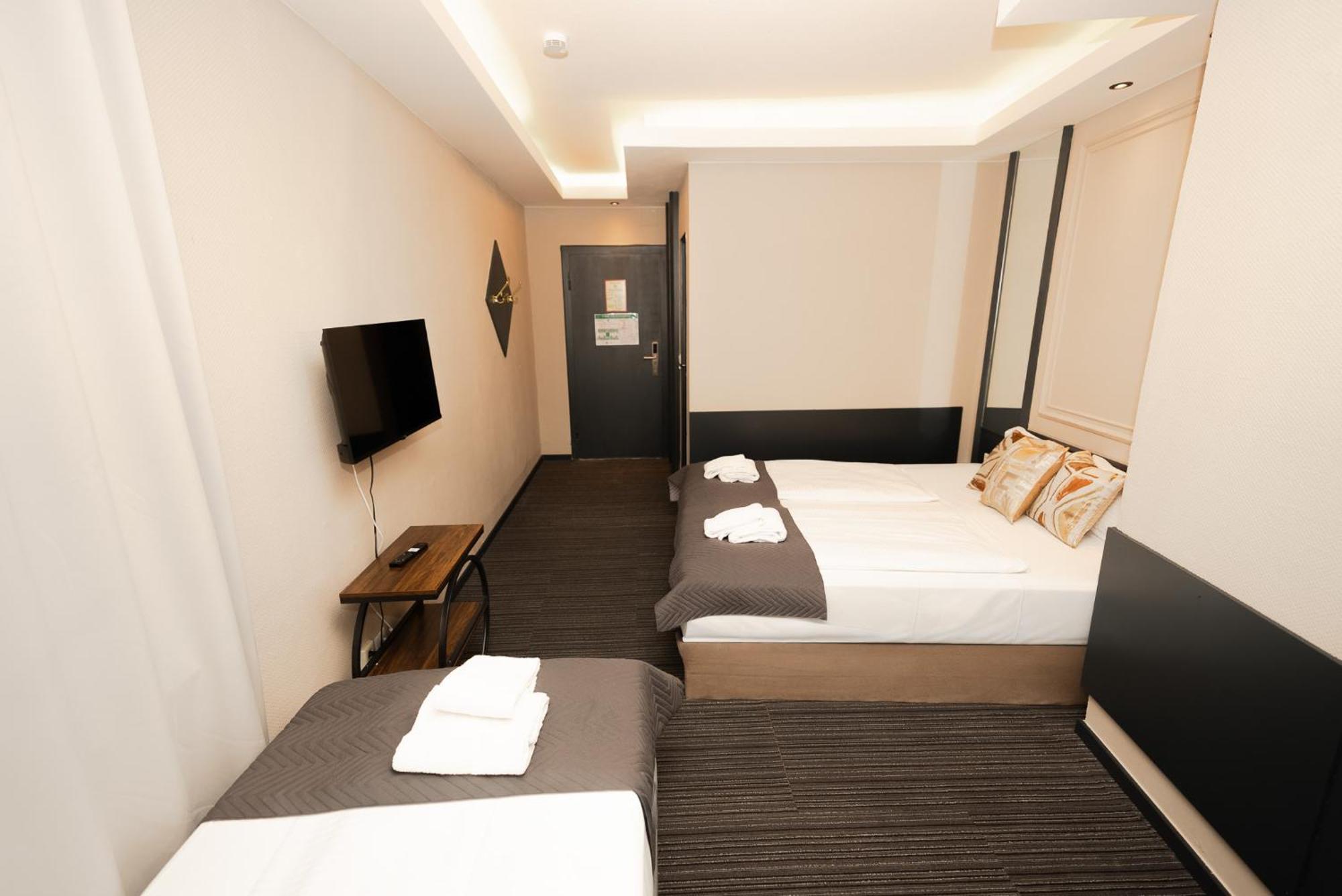 Triple Room,1743823393:JPEG