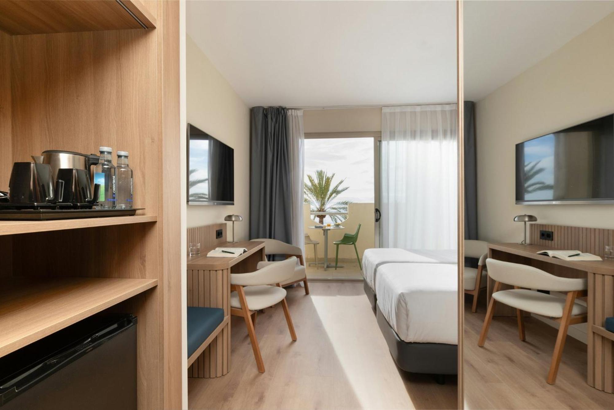 Superior Twin Room Balcony Sea View