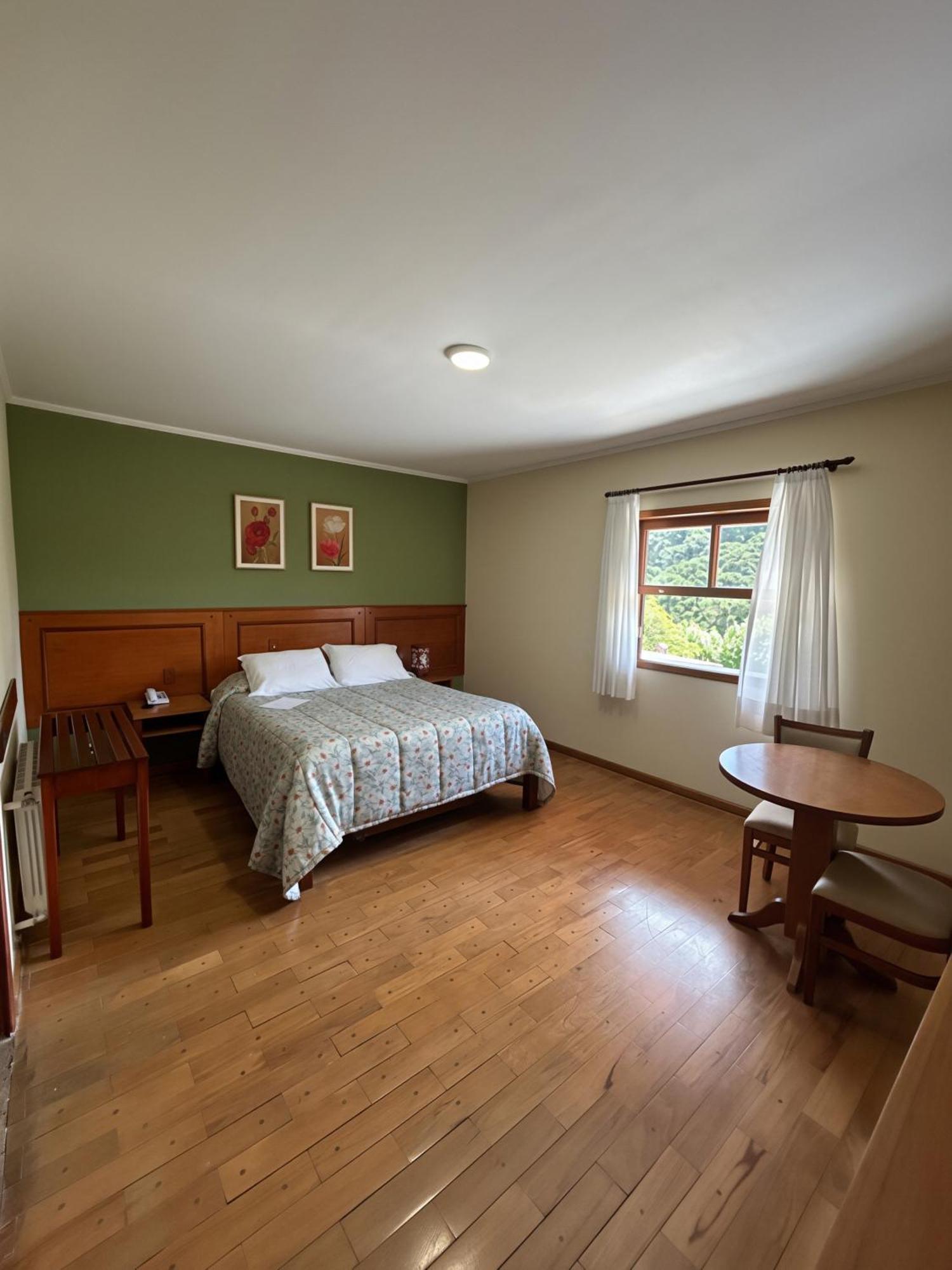 Quarto Duplo Standard