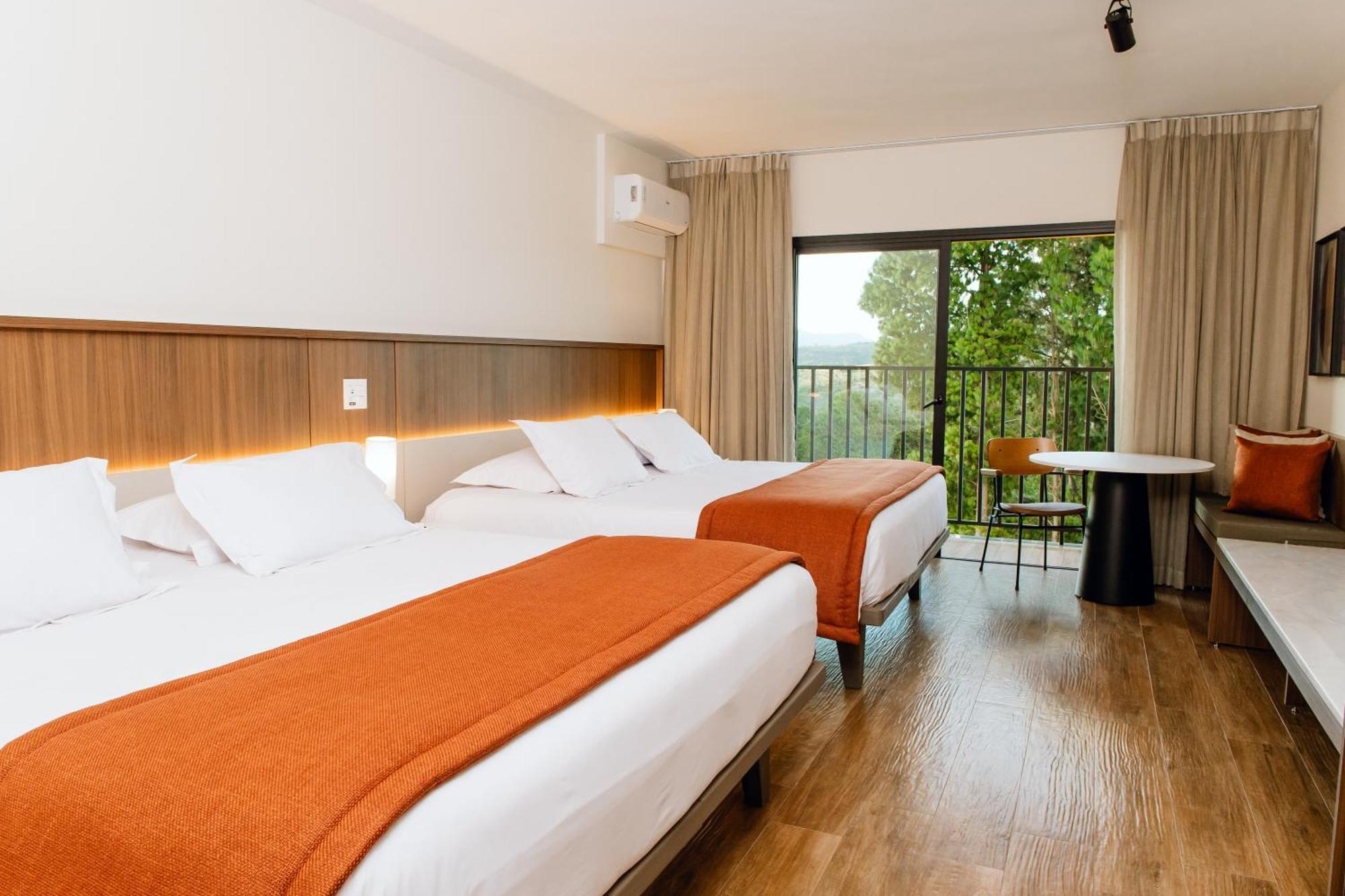 Quarto King com 2 Camas King-size