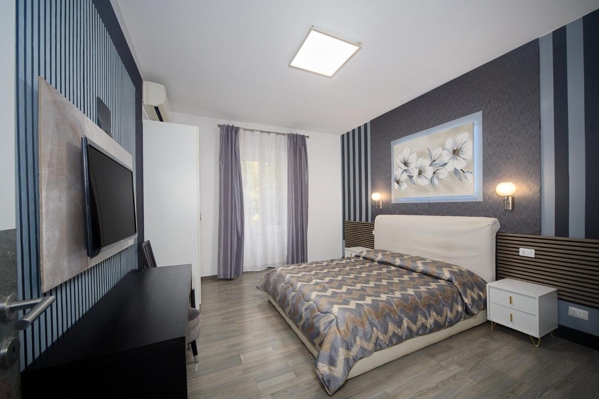 Comfort Triple Room Shower