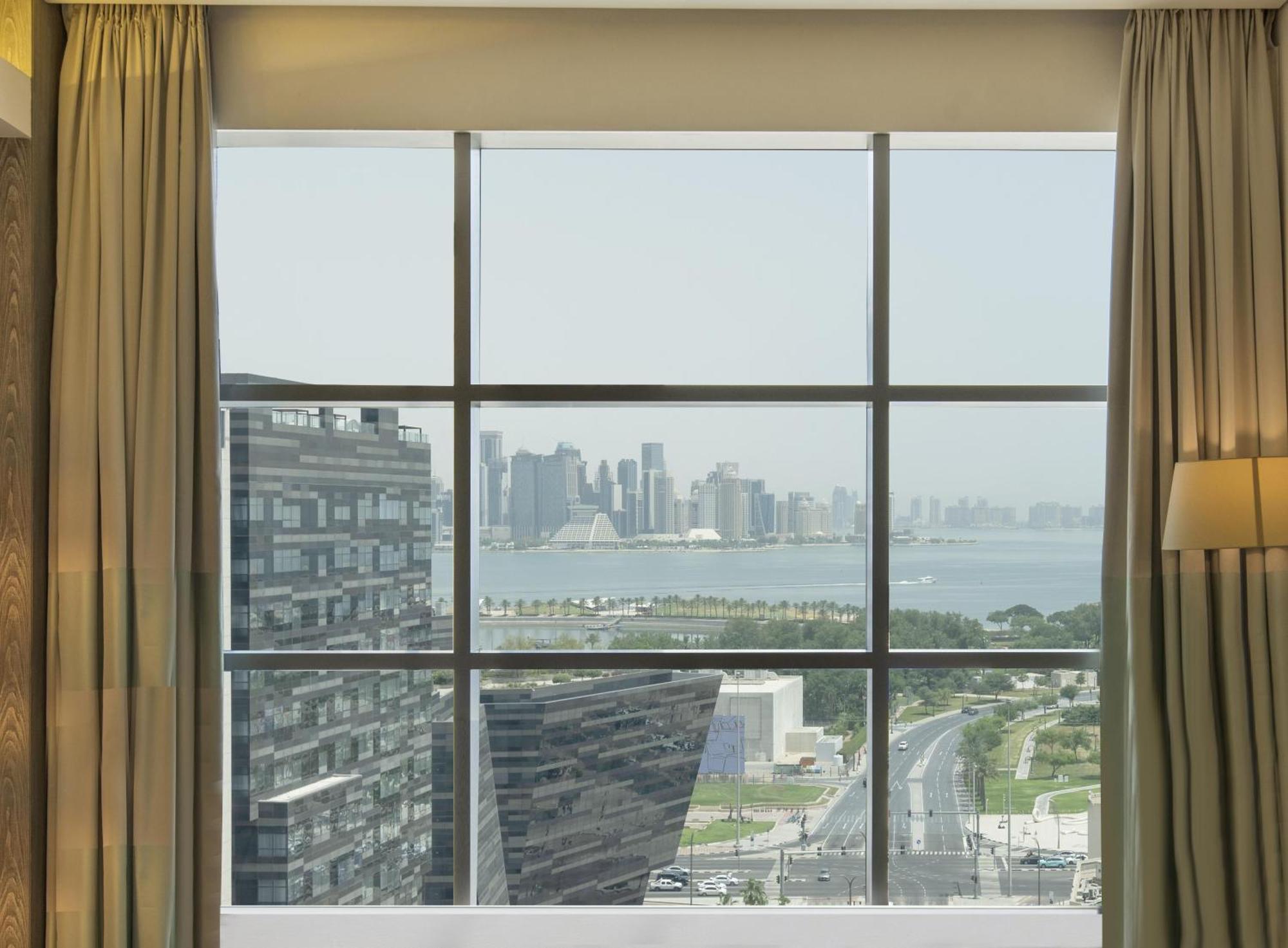 King Room Sea View & Skyline View