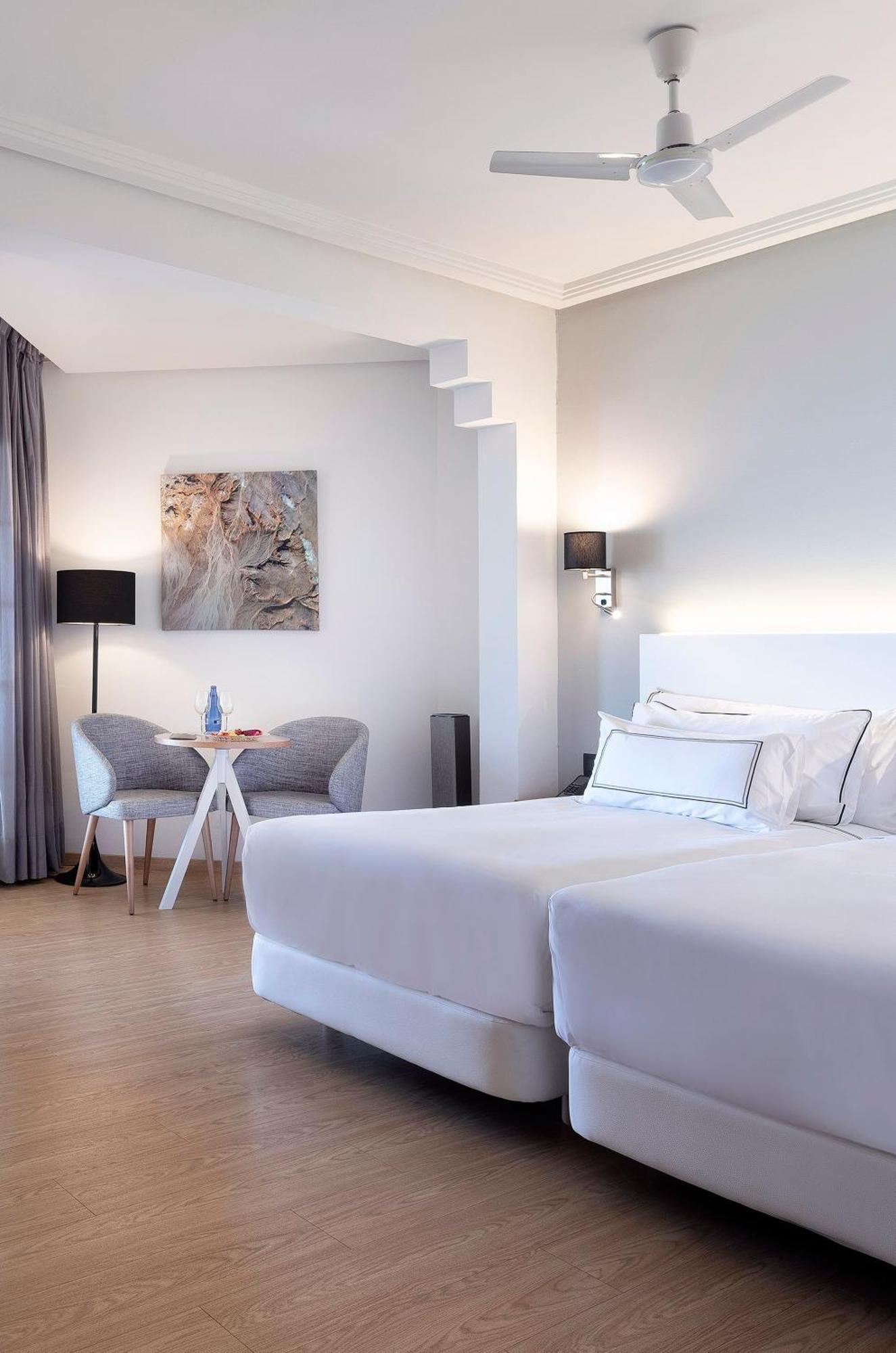 The Level Room,1758580196:JPEG