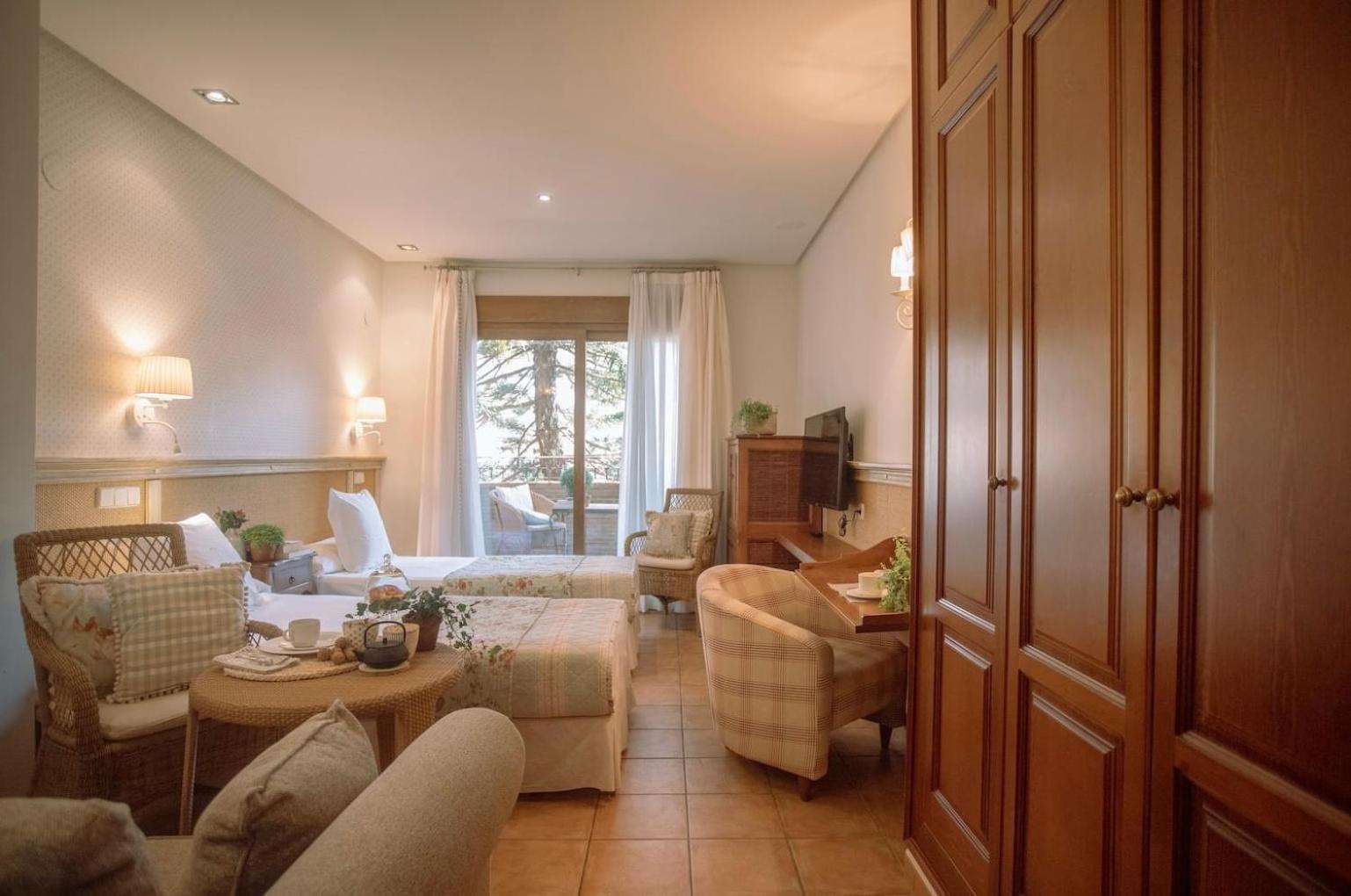 Classic Twin Room