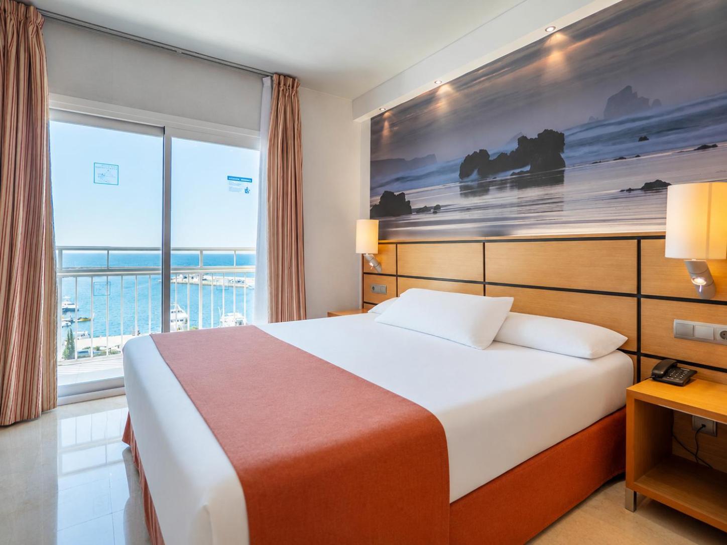 Superior Double or Twin Room Front Sea View Terrace