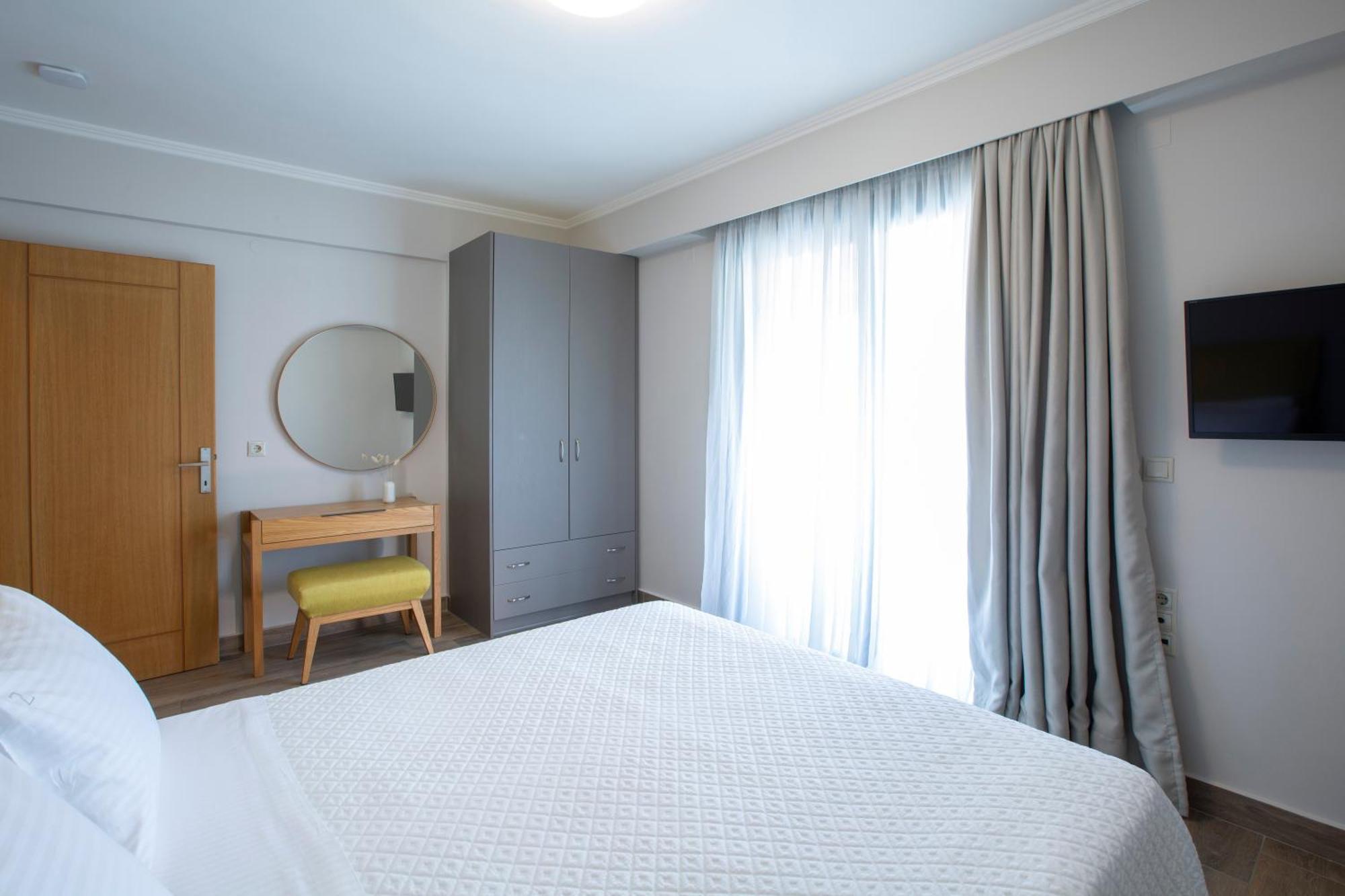 Deluxe King Suite