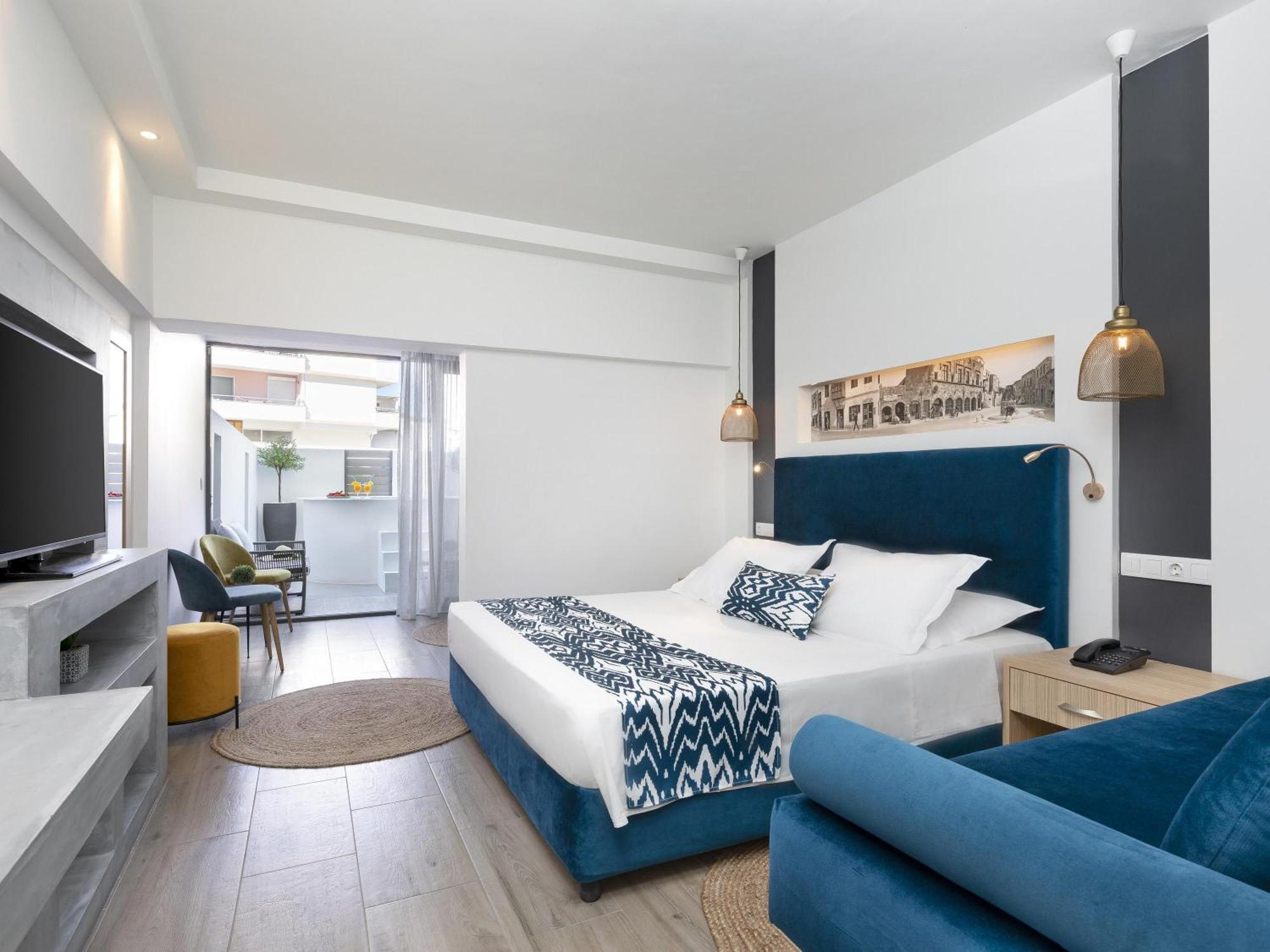 Junior Suite 1 Kingsize bed single Sofa bed terrace private pool