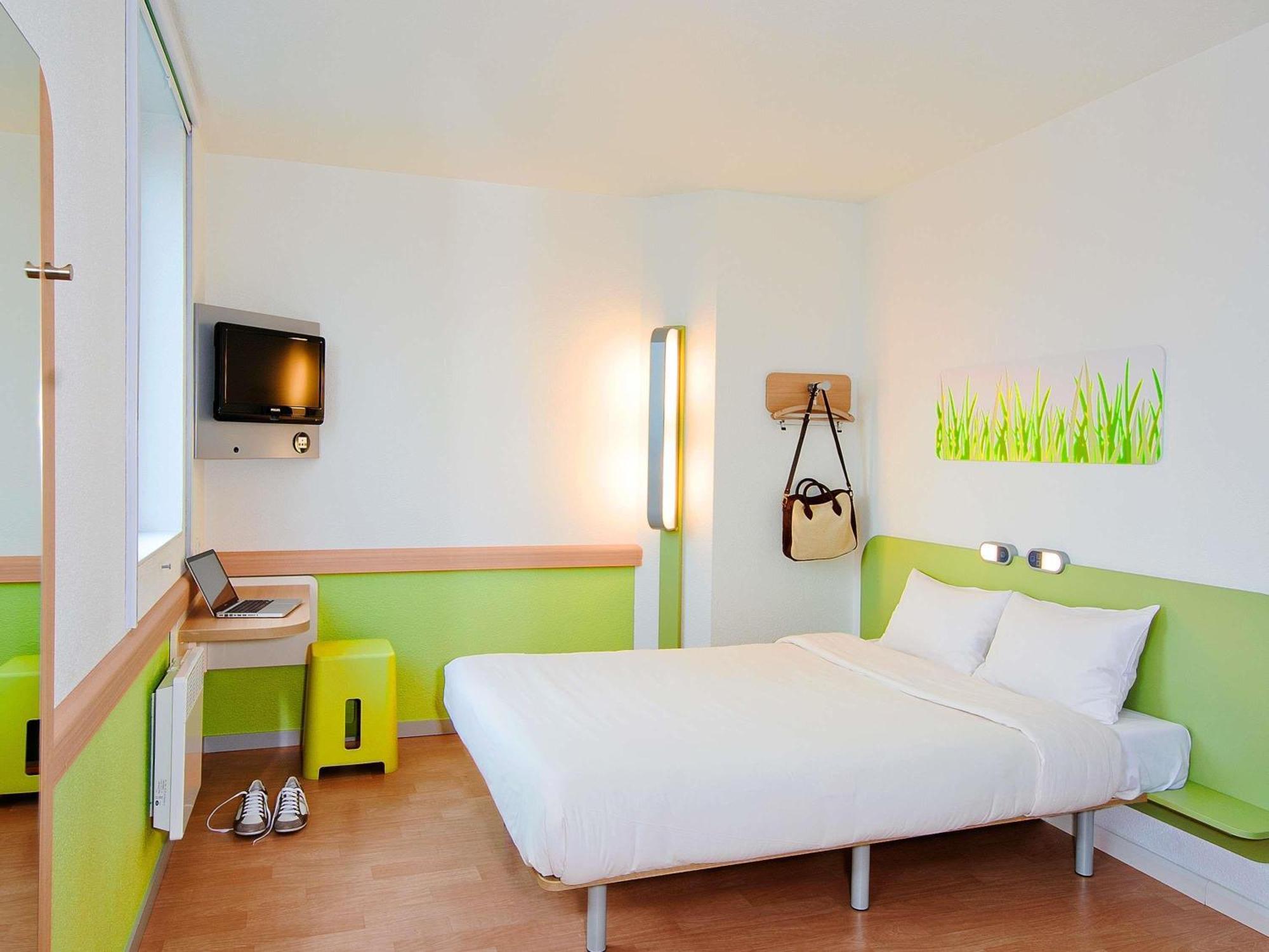 Standard Double Room Mobility Accessible