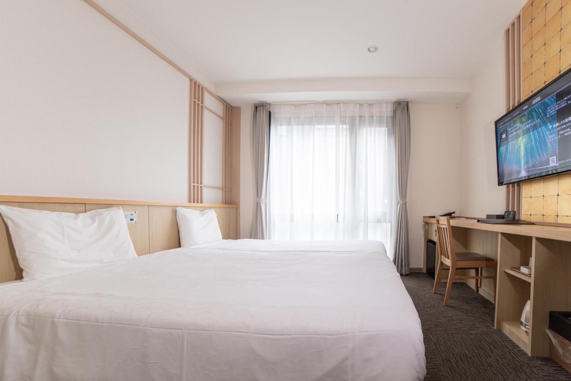Hollywood Twin Room