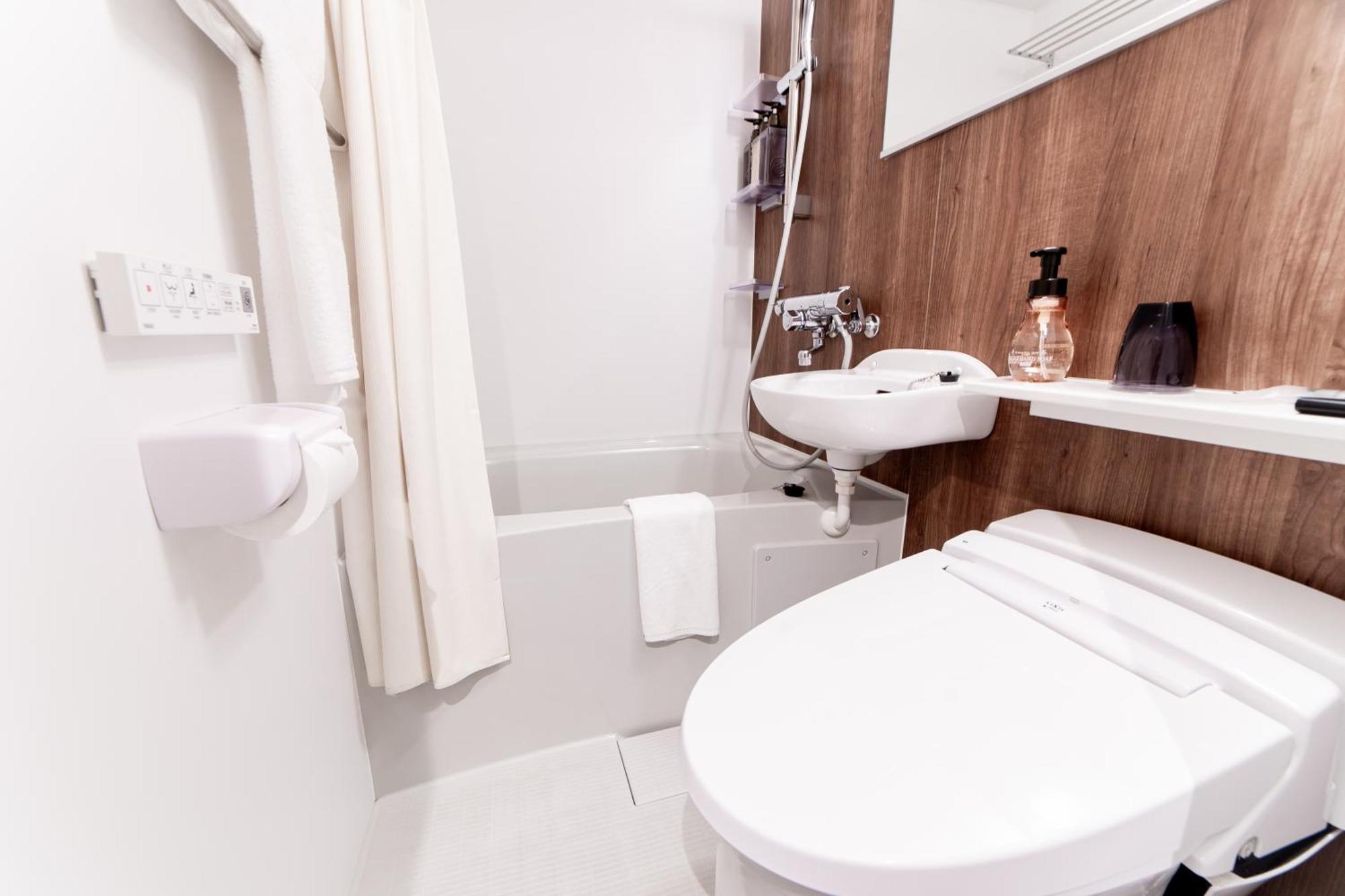 Phiten Single Room
