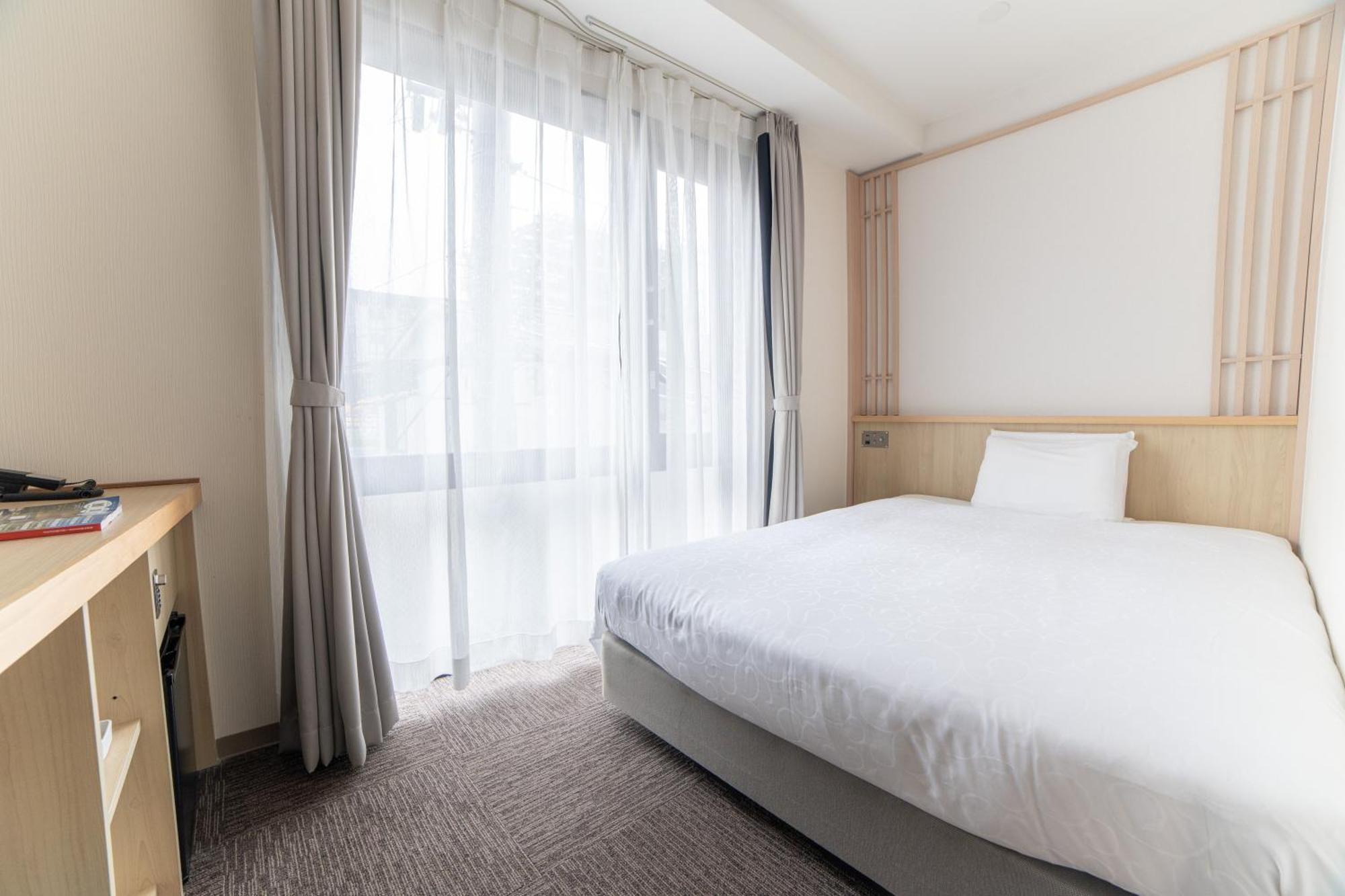Phiten Single Room
