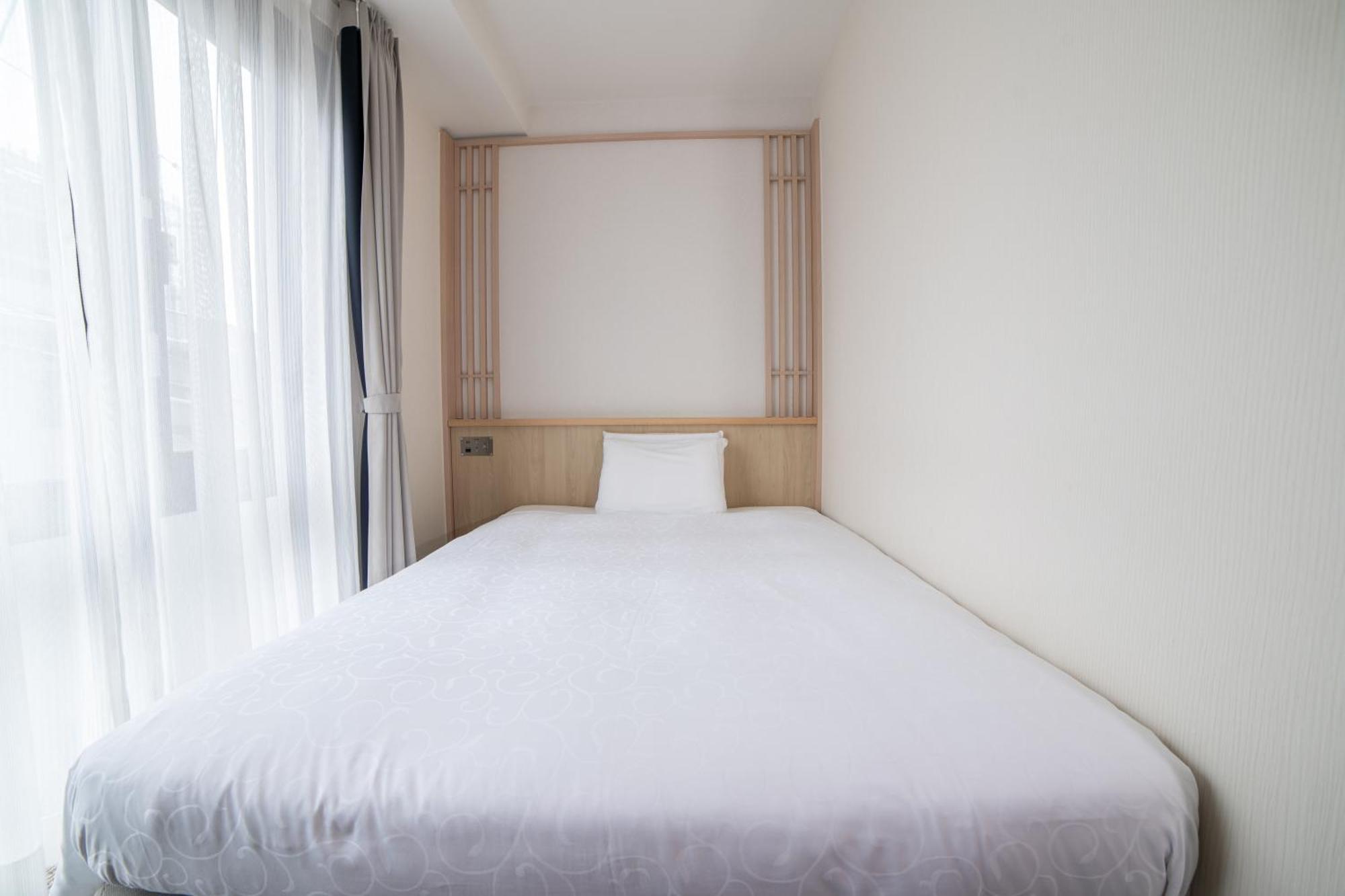 Phiten Single Room