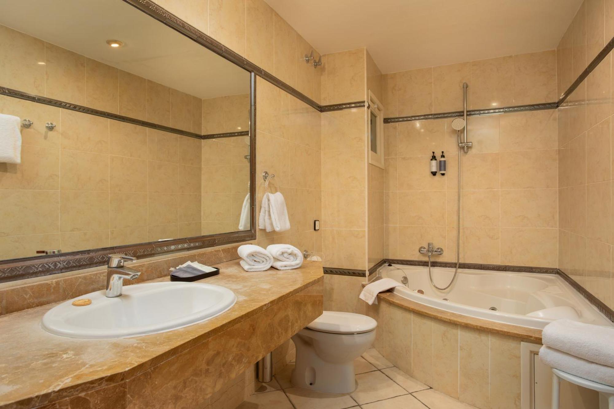 Standard Triple Room,1771734973:JPEG