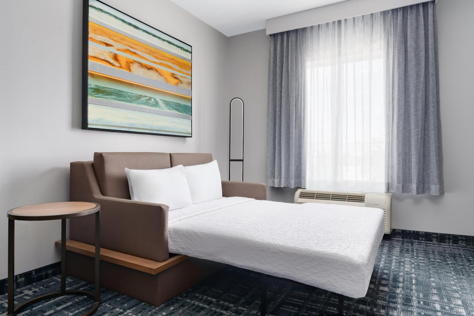 One-Bedroom King Suite - Non-Smoking
