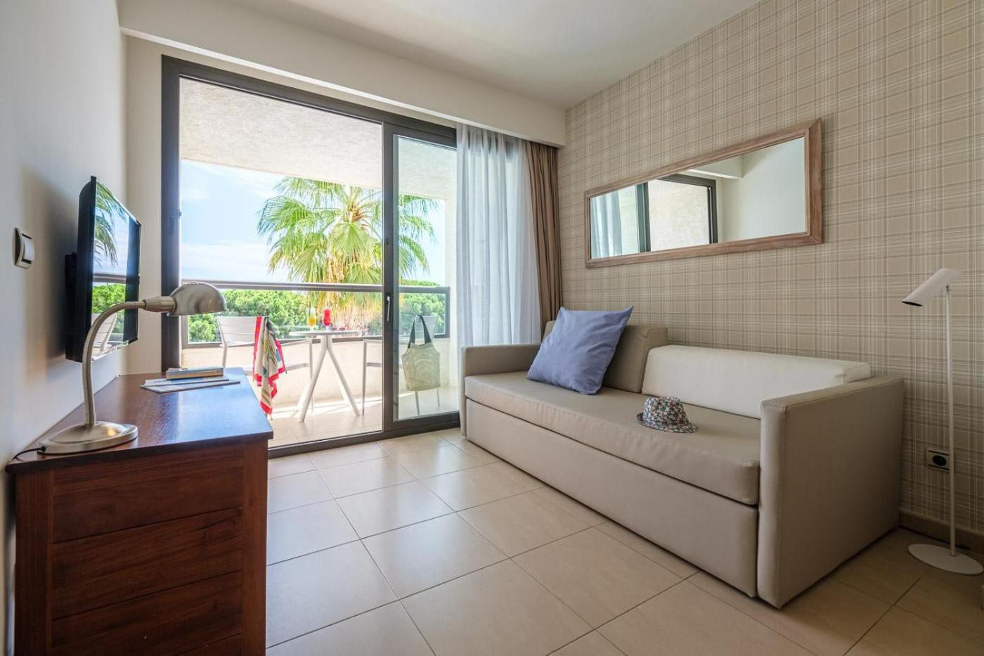 Junior Suite Pool View