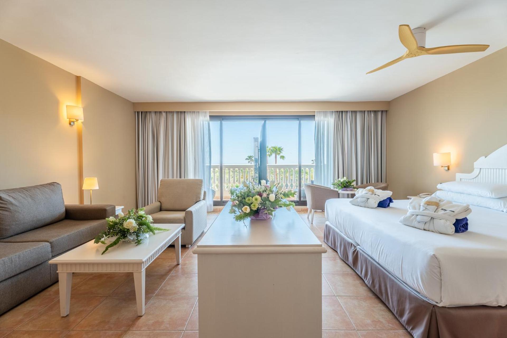 One-Bedroom Deluxe Apartment