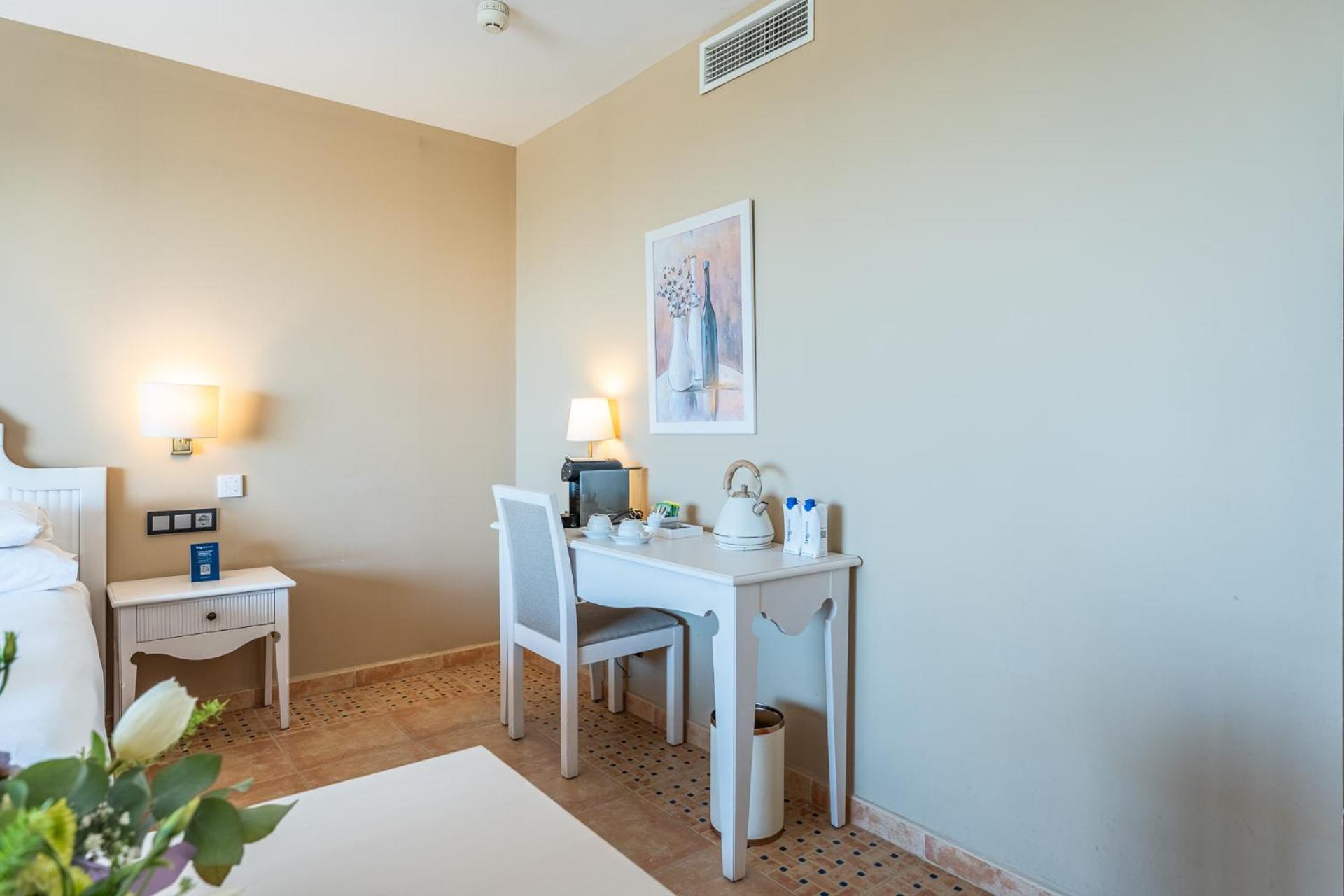 One-Bedroom Deluxe Apartment
