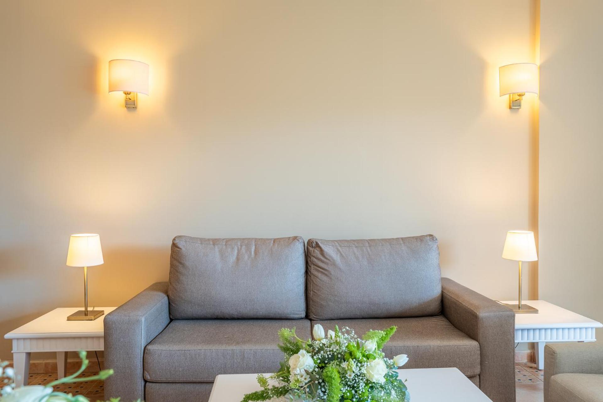 One-Bedroom Deluxe Apartment