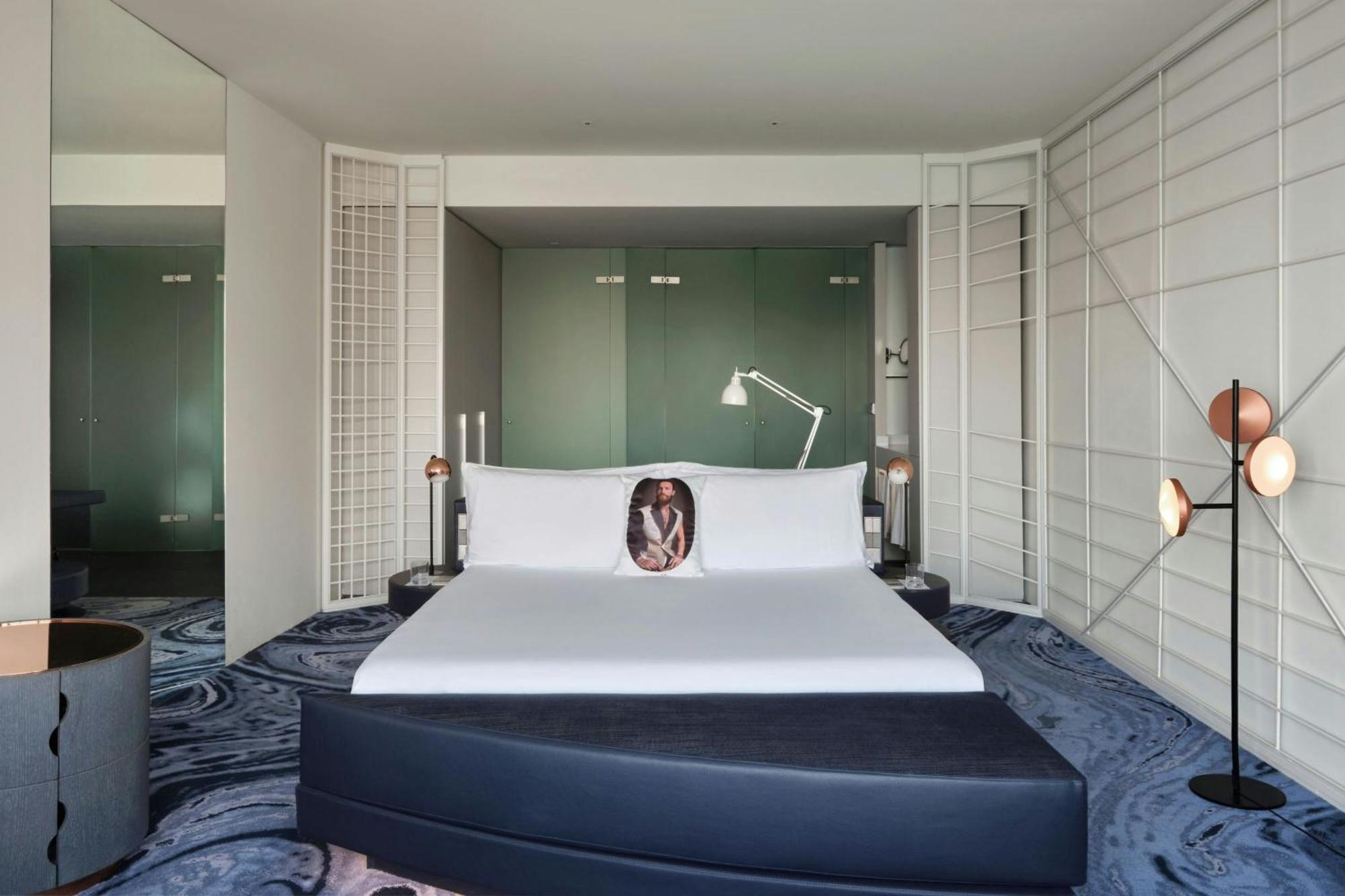 Cozy King Guest Room One King Bed Limitted View