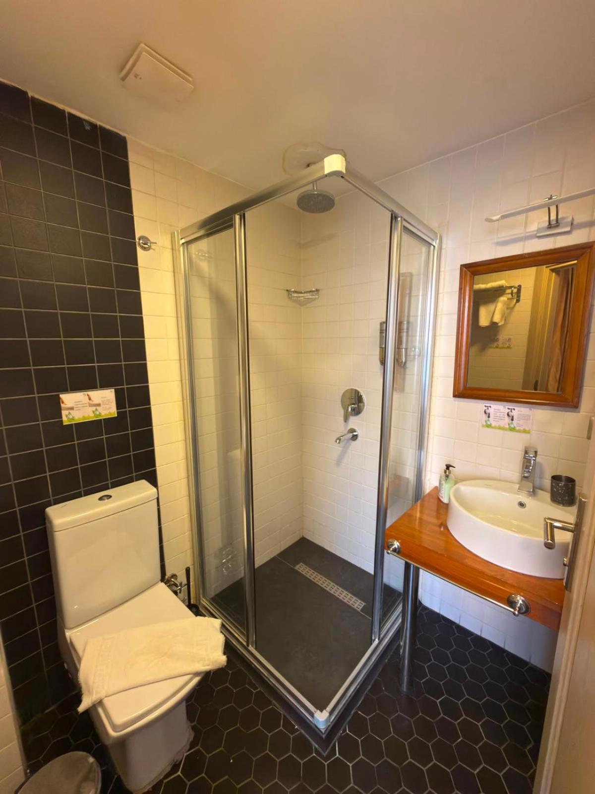 Executive Single Room Bathroom