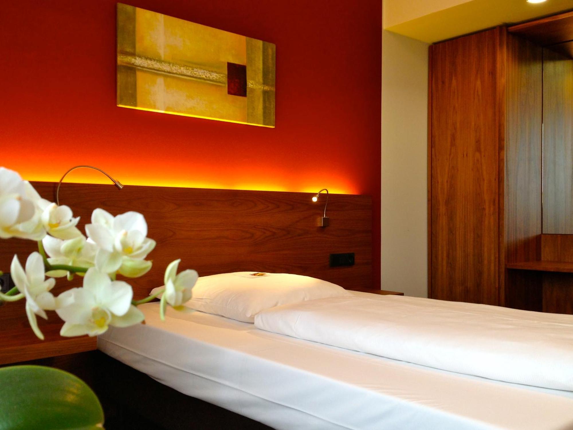 Single Room Frenchbed
