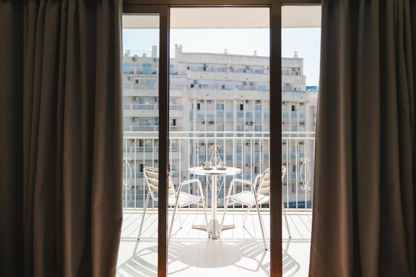 Essential Double Room Pool view