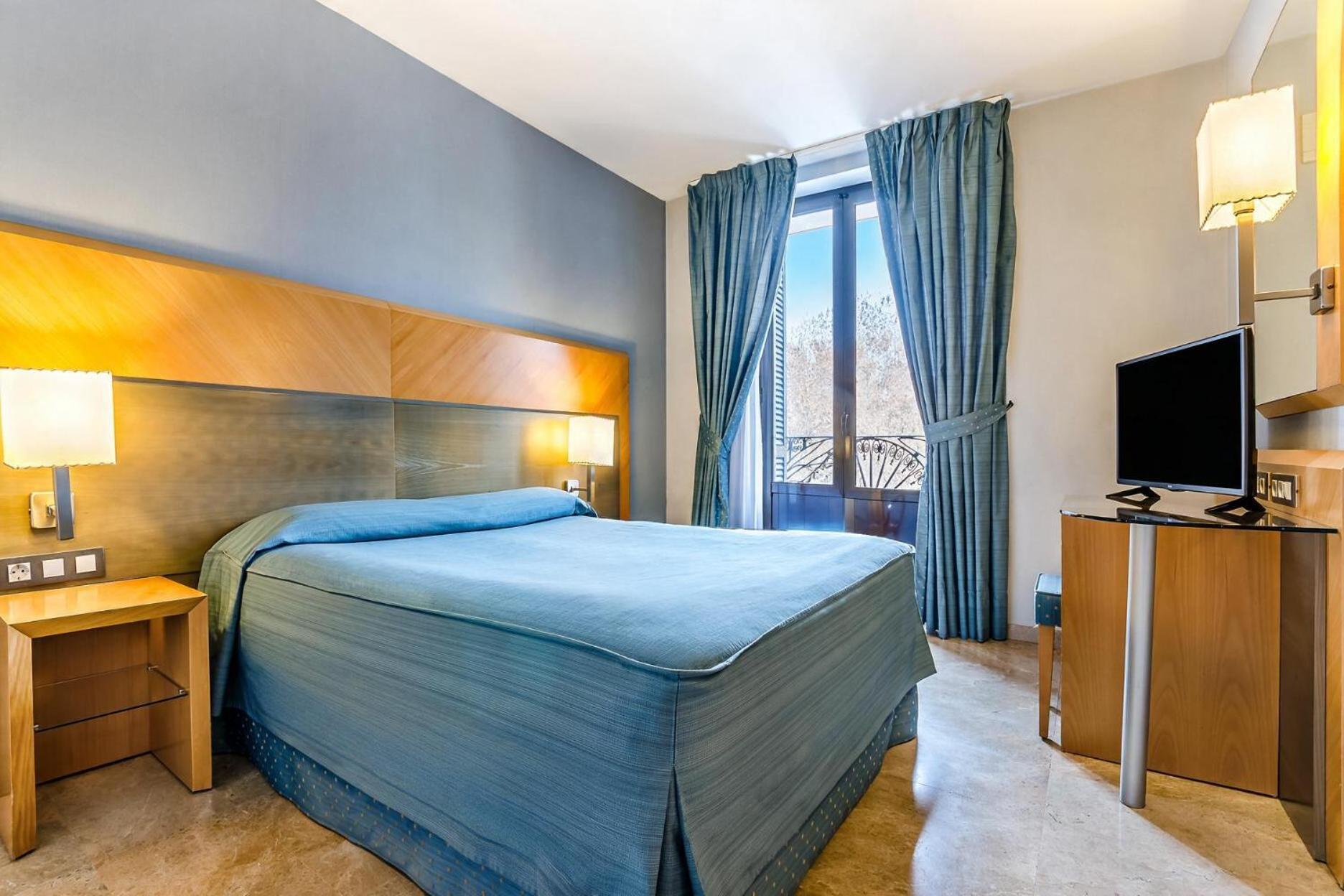 Double or Twin Room Balcony