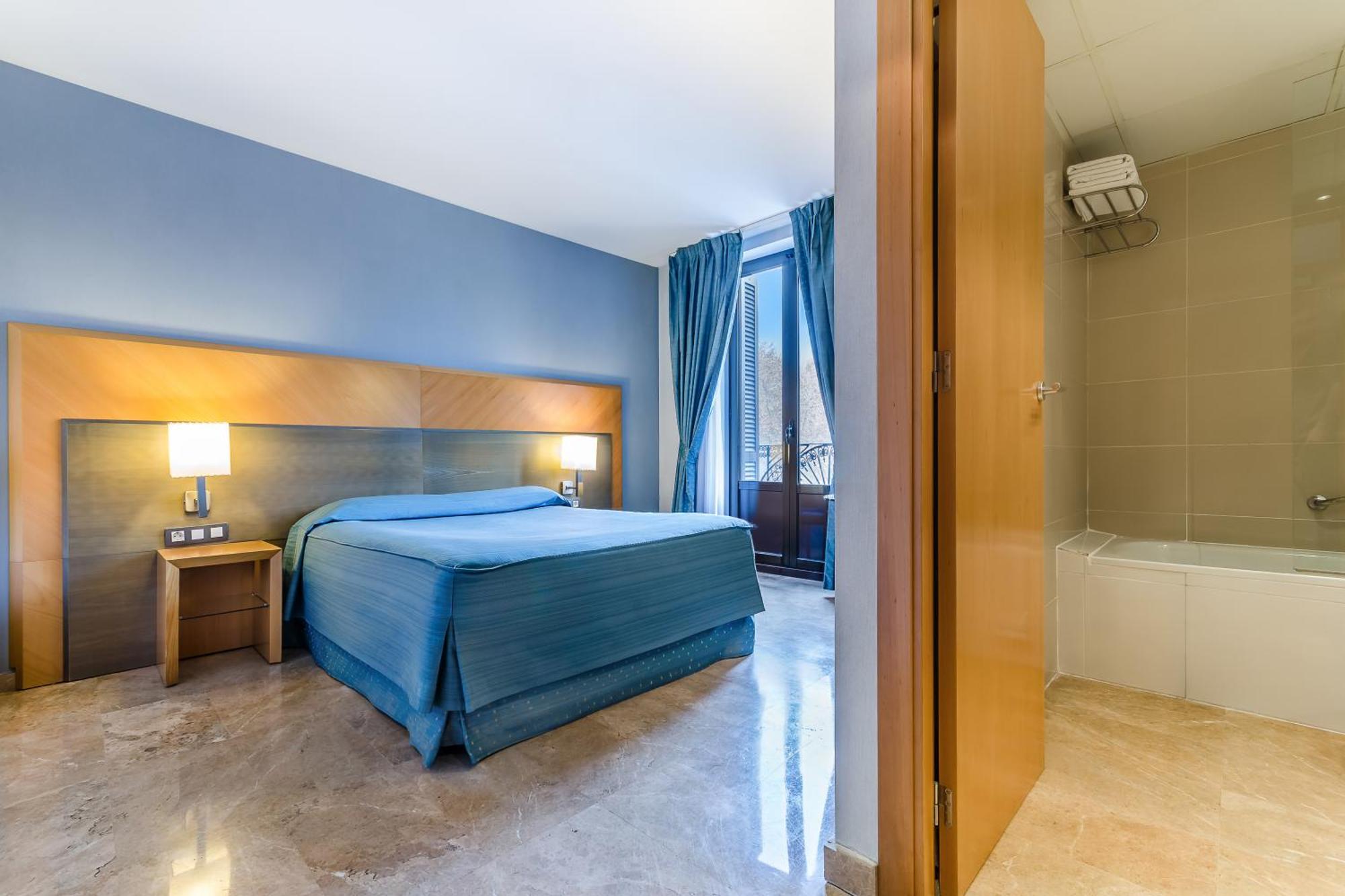 Double or Twin Room Balcony