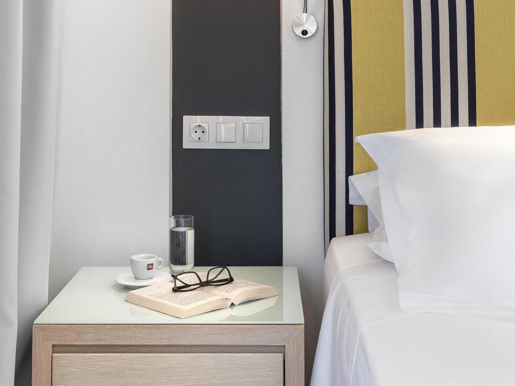 Classic Room Kingsize bed Balcony
